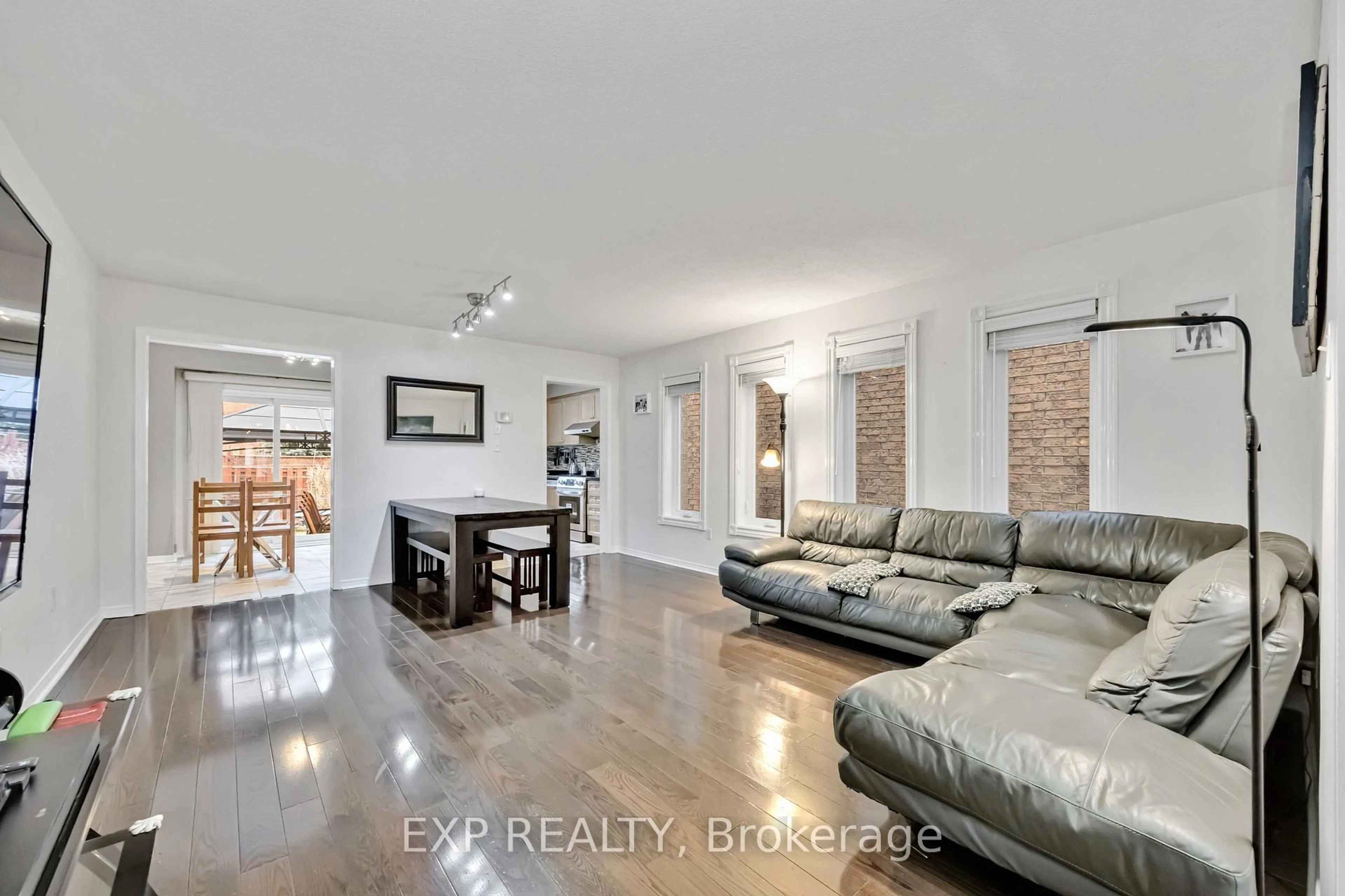 Unknown for 123 Sassafras Circ, Vaughan Ontario L4J 8M9