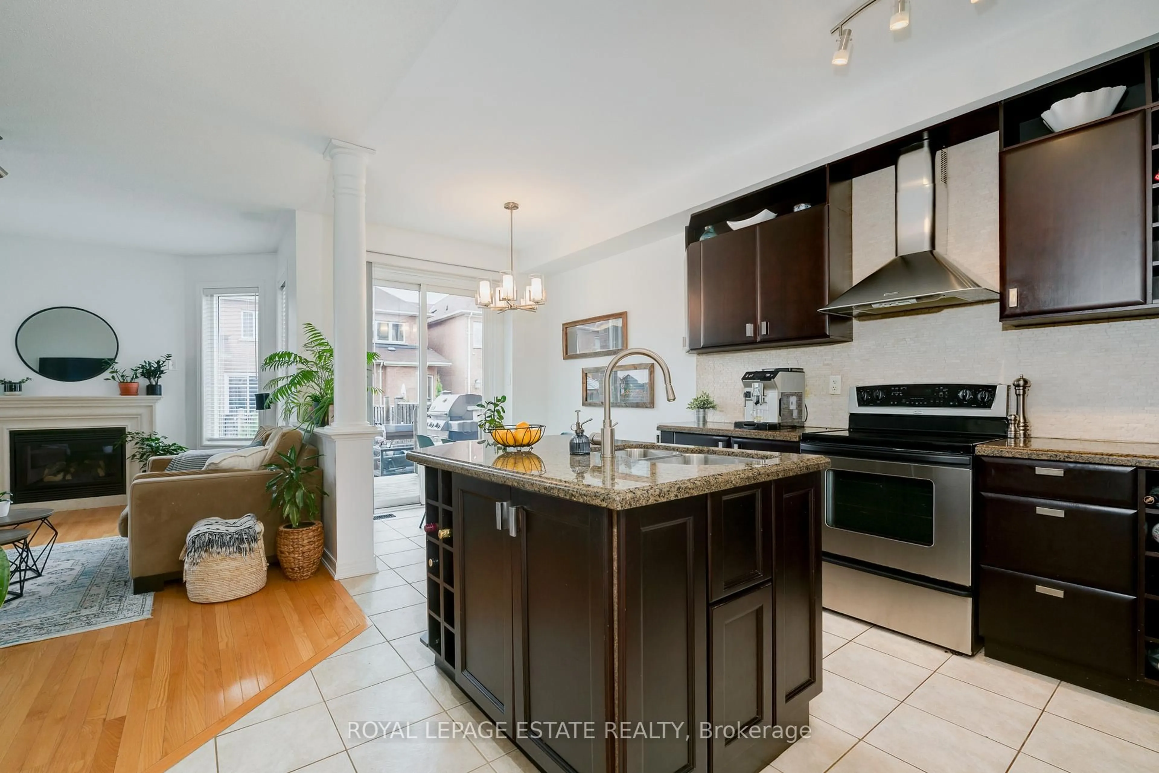 Open concept kitchen, ceramic/tile floor for 56 Brower Ave, Richmond Hill Ontario L4E 4Y5