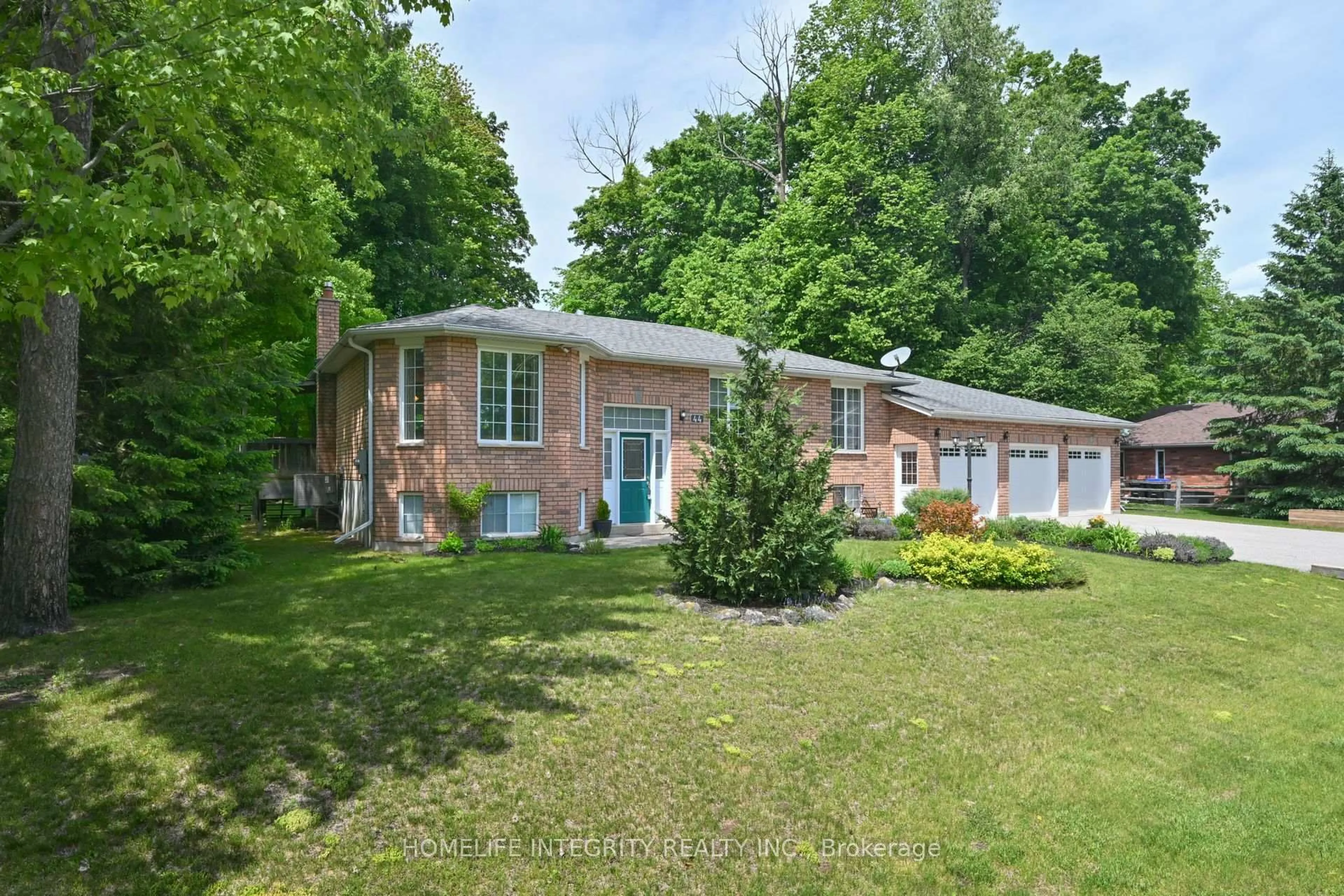 Home with brick exterior material, street for 44 Pine Park Blvd, Adjala-Tosorontio Ontario L0M 1J0