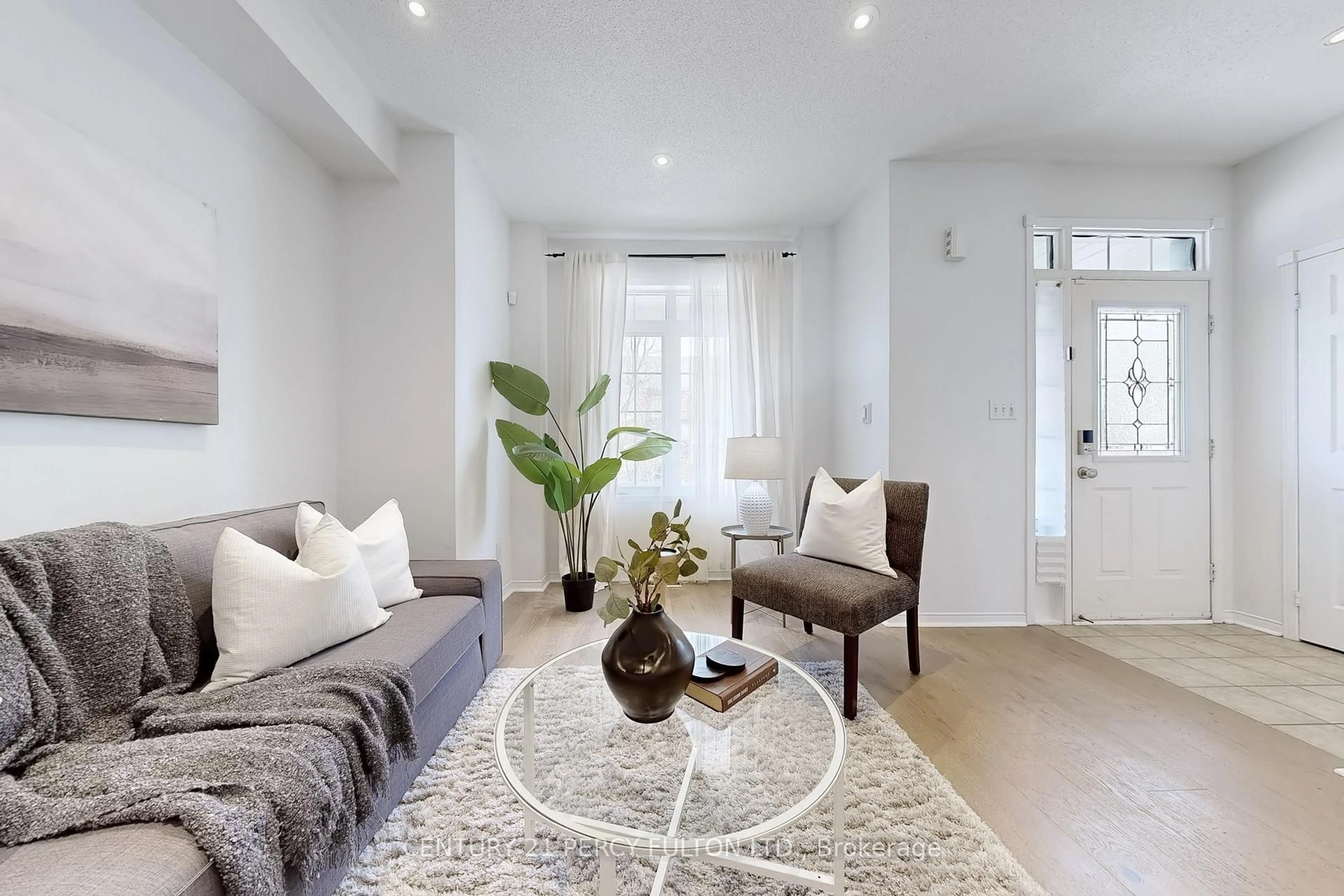 Living room with furniture, unknown for 43 Dancers Dr, Markham Ontario L3P 1P1