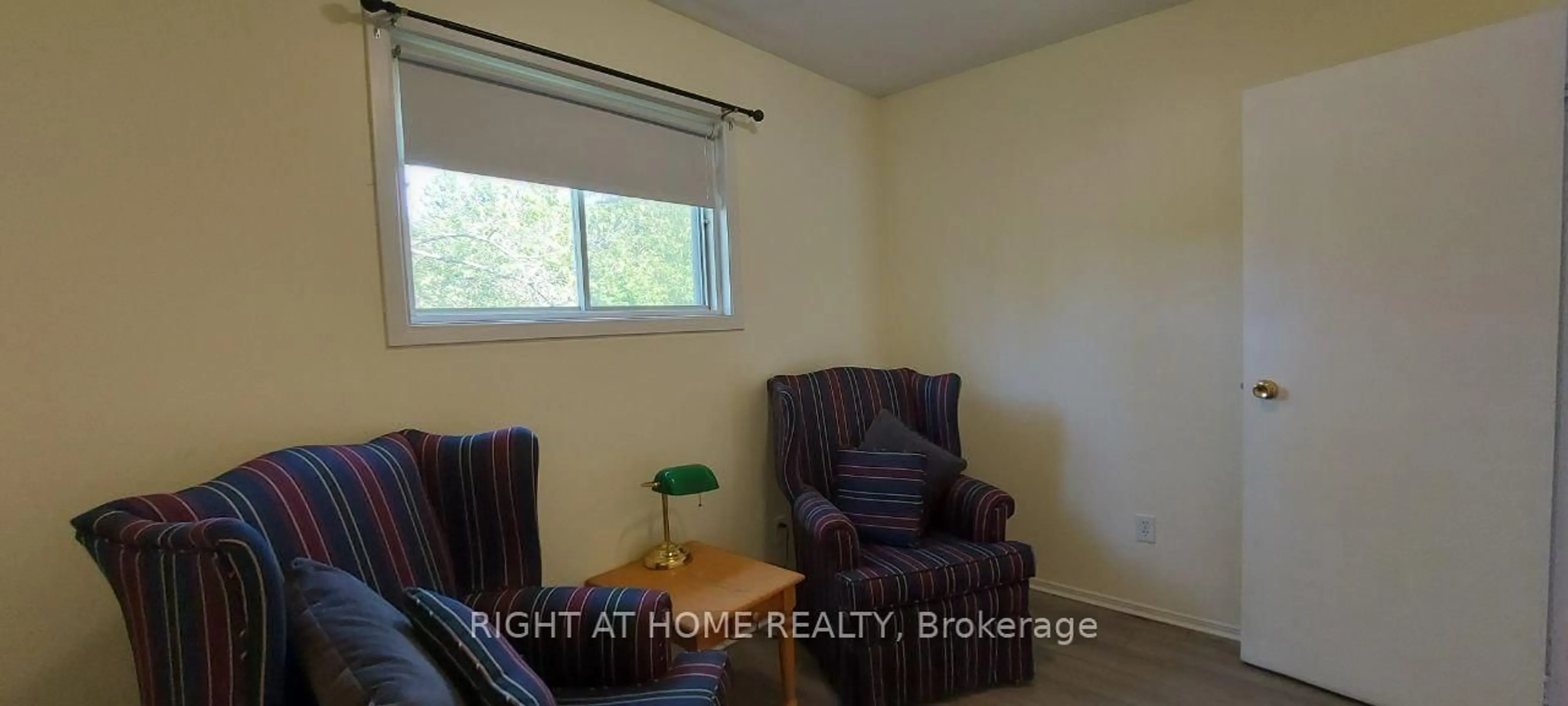 A pic of a room for 755 Happy Vale Dr, Innisfil Ontario L9S 2E5