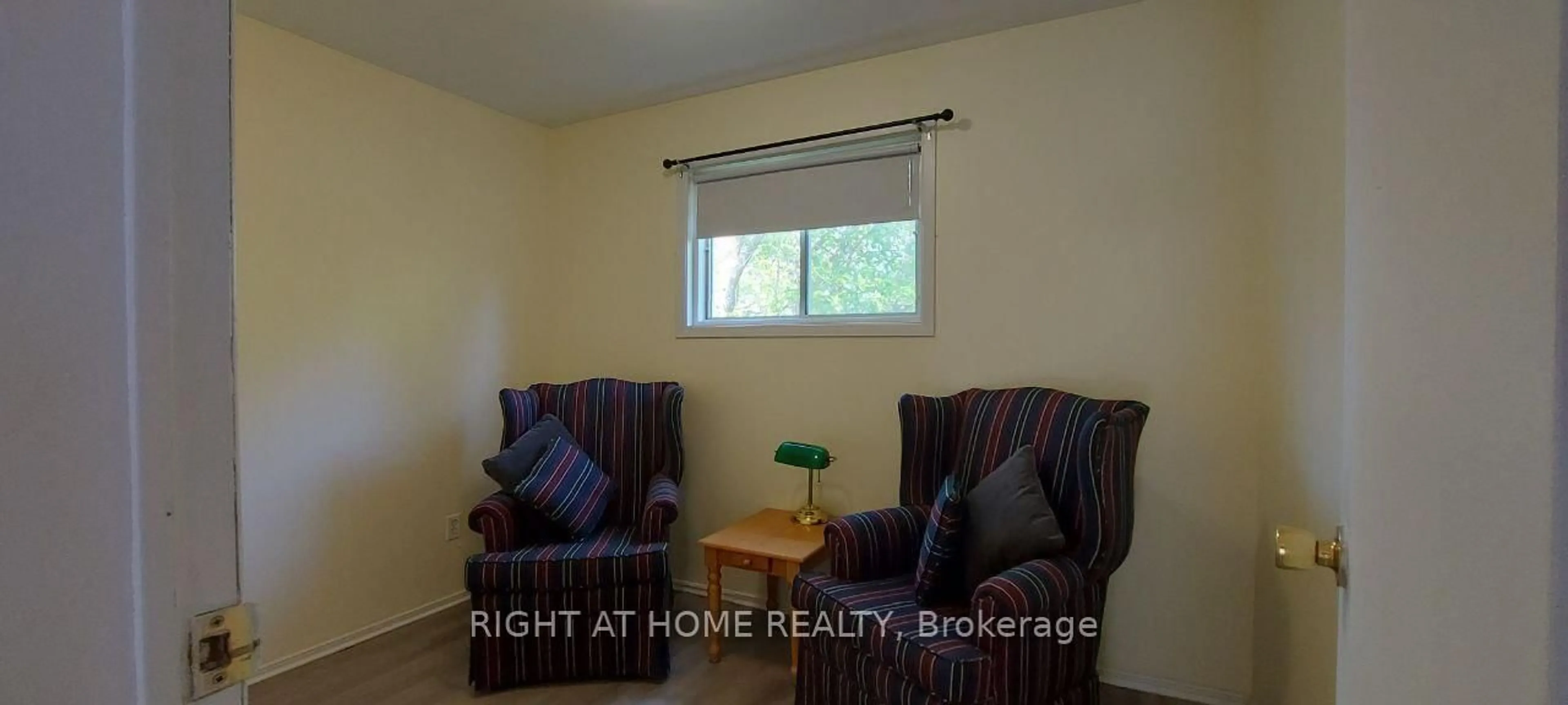 A pic of a room for 755 Happy Vale Dr, Innisfil Ontario L9S 2E5