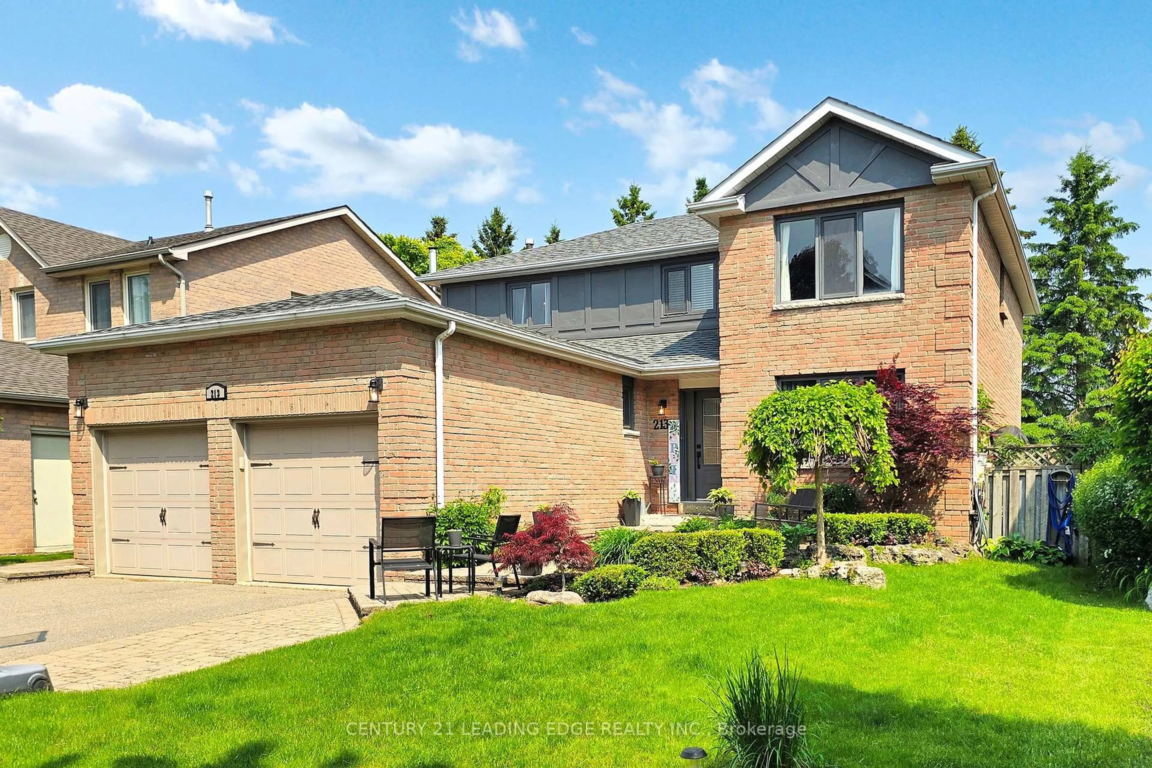Home with brick exterior material, street for 213 MCCAFFREY Rd, Newmarket Ontario L3X 1K1