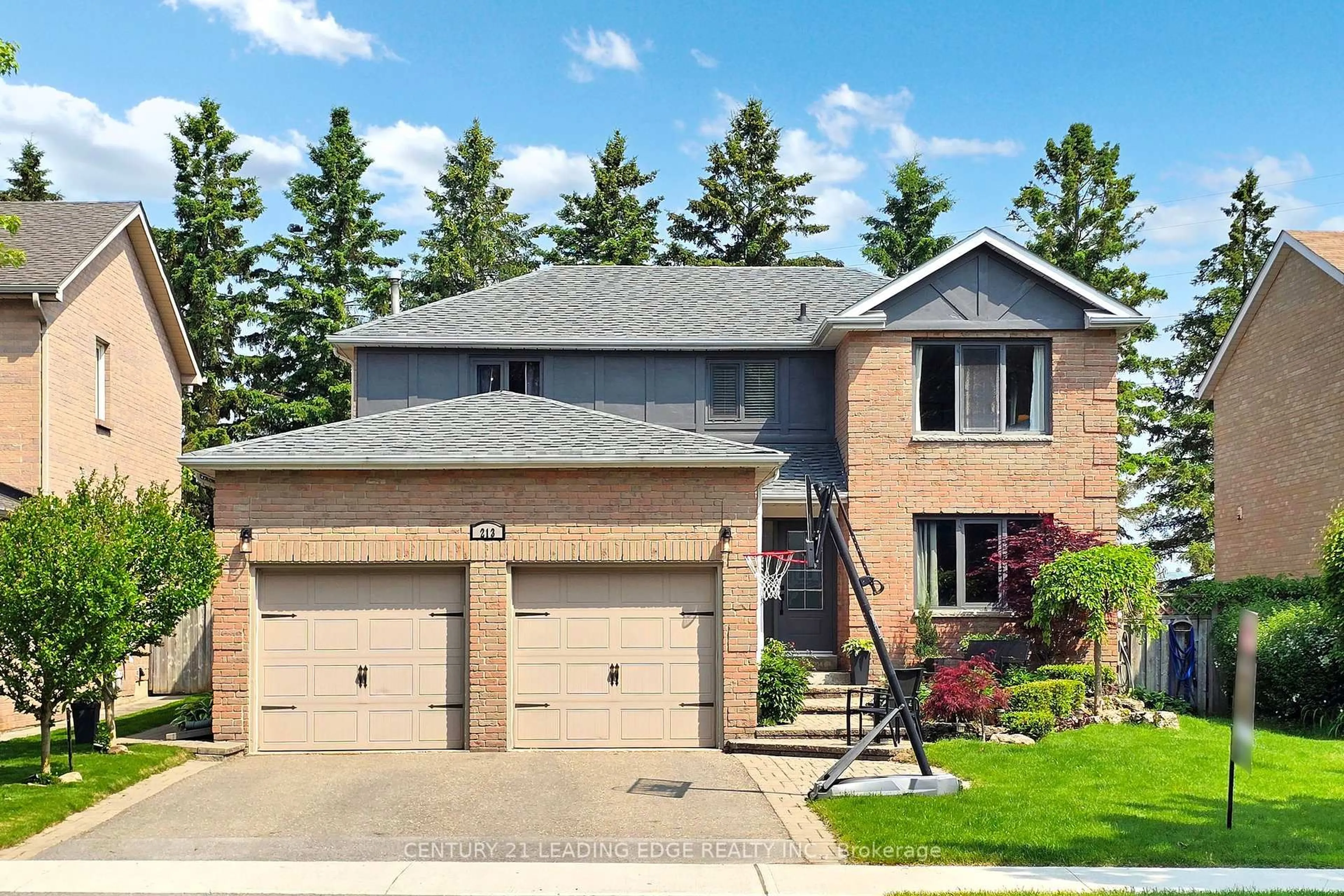 Home with brick exterior material, street for 213 MCCAFFREY Rd, Newmarket Ontario L3X 1K1