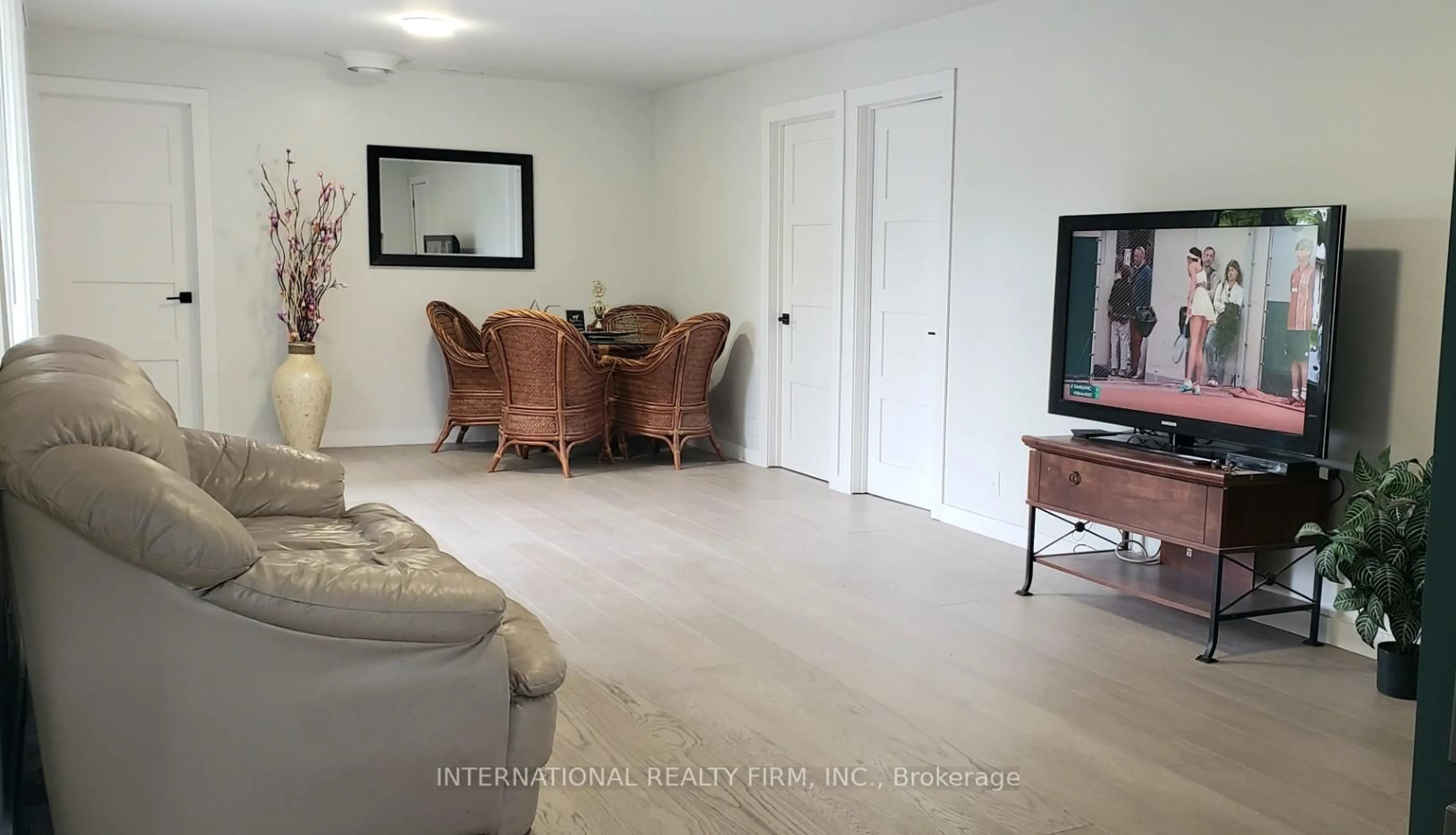 Unknown for 355 Hollywood Dr, Georgina Ontario L4P 3A2
