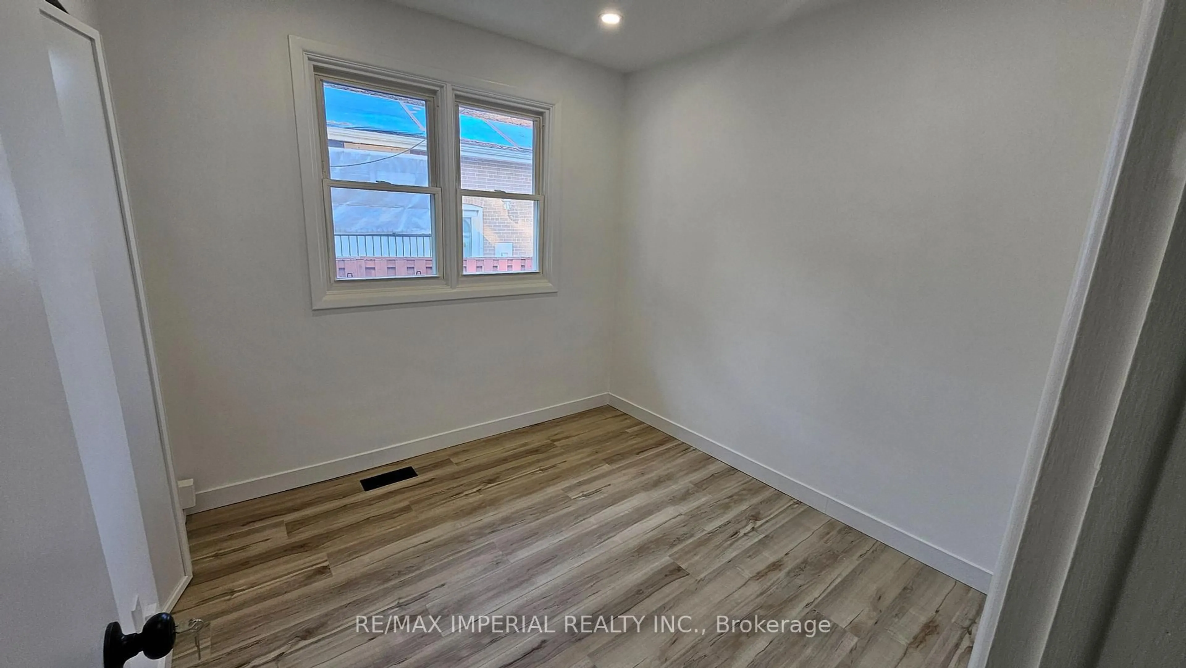 A pic of a room for 38 Lindsay Ave, Newmarket Ontario L3Y 4N6