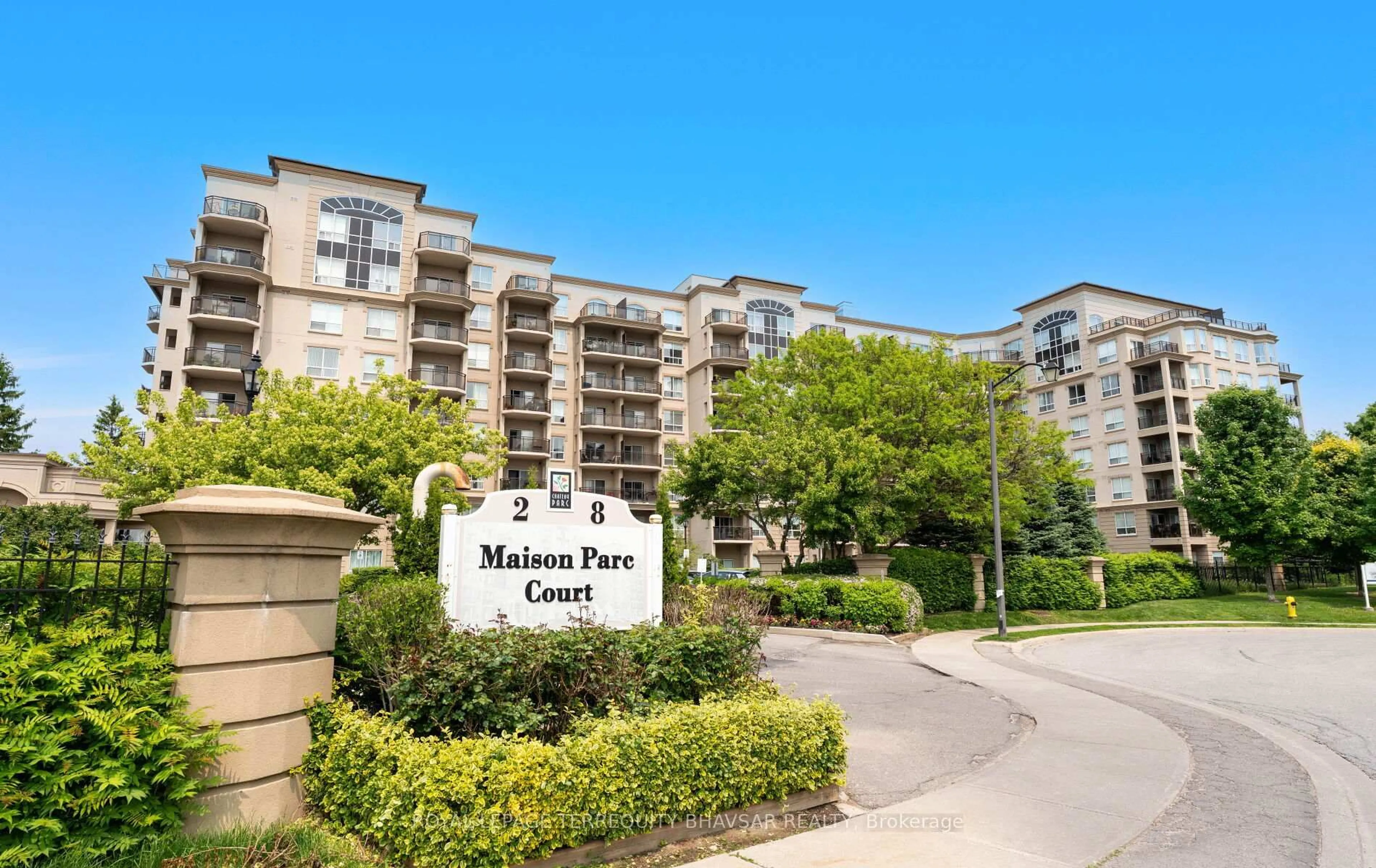 Unknown for 8 Maison Parc Crt #812, Vaughan Ontario L4J 9K5