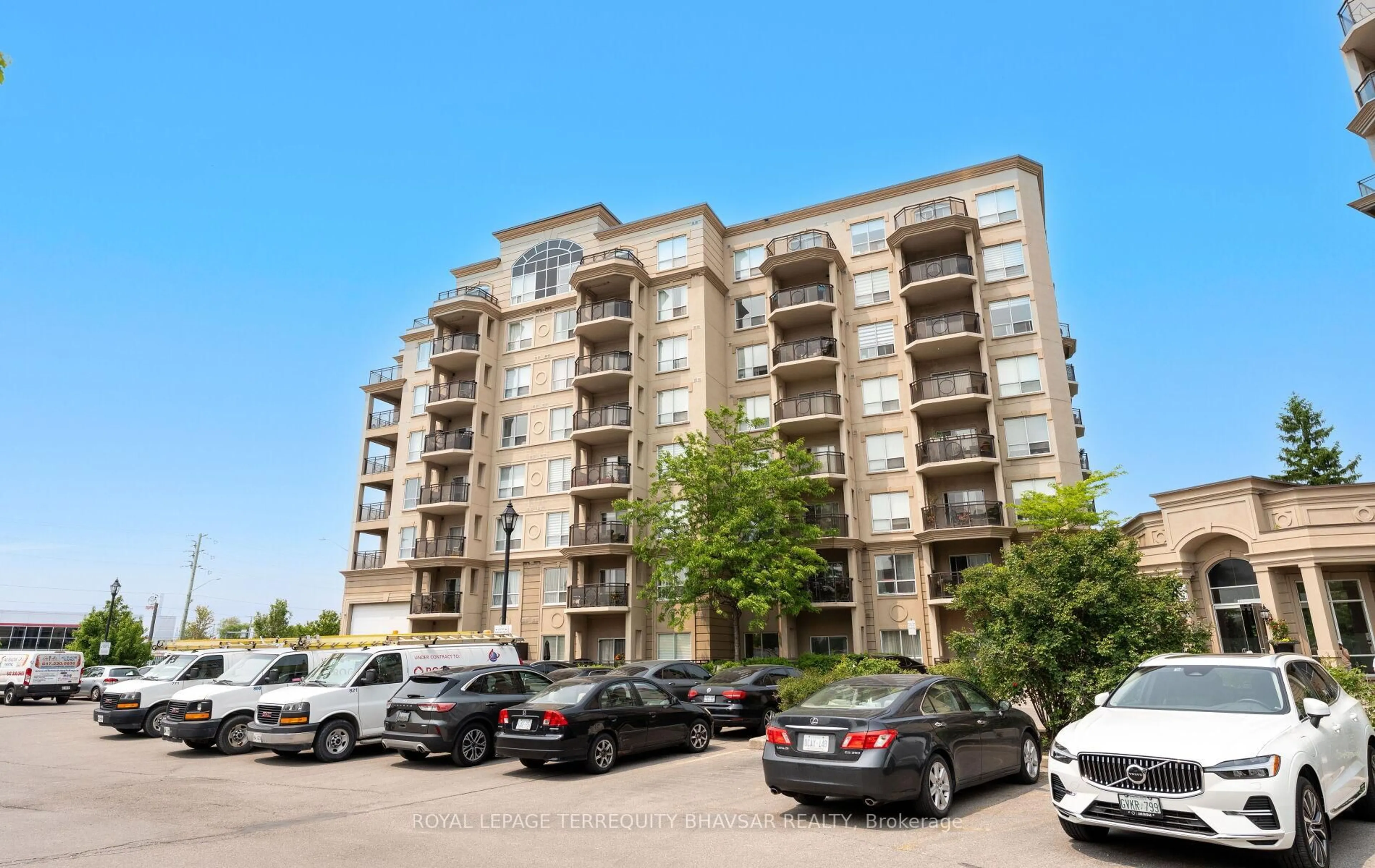 Unknown for 8 Maison Parc Crt #812, Vaughan Ontario L4J 9K5
