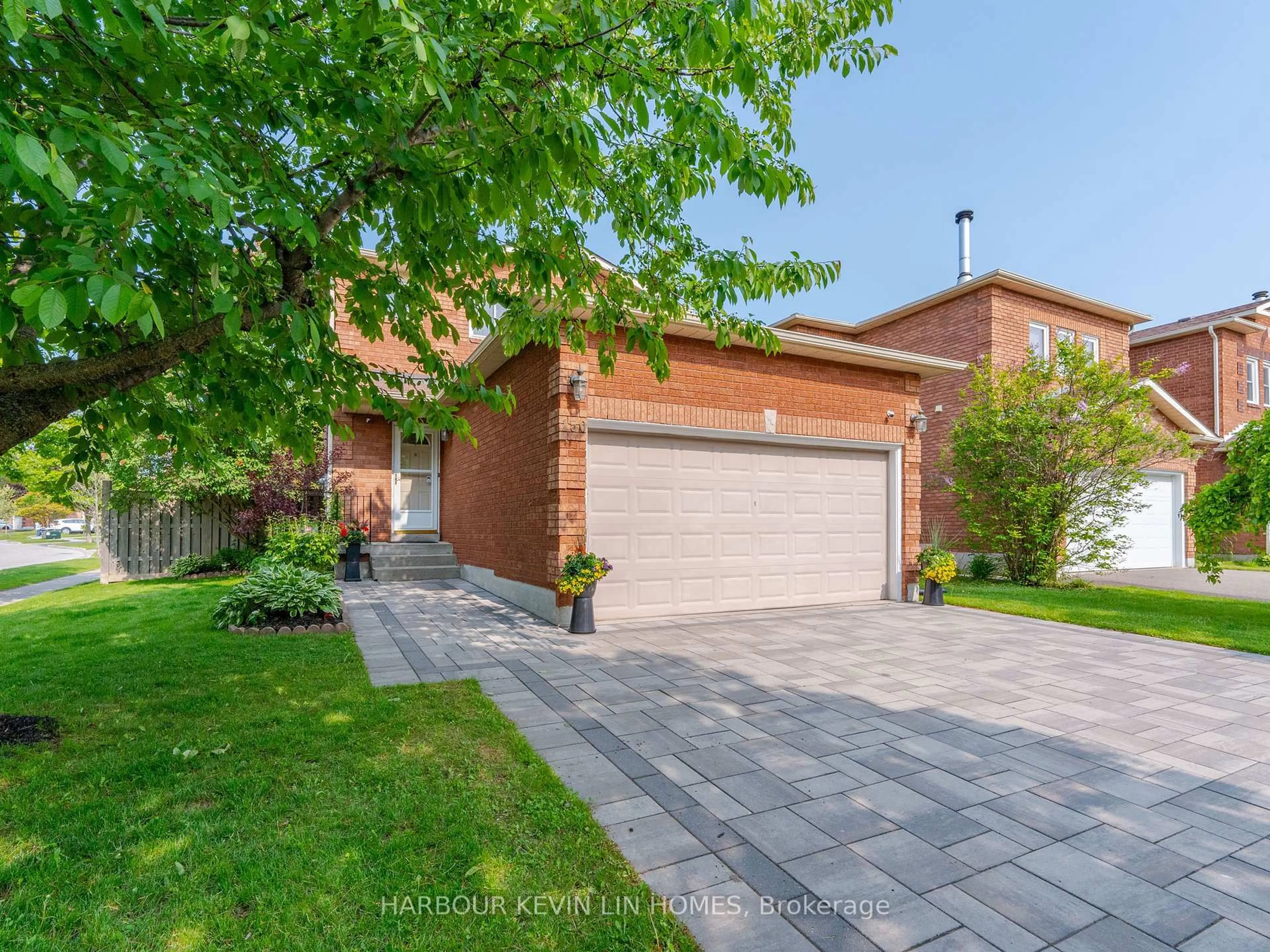 Home with brick exterior material, street for 150 Oldhill St, Richmond Hill Ontario L4C 9Z7