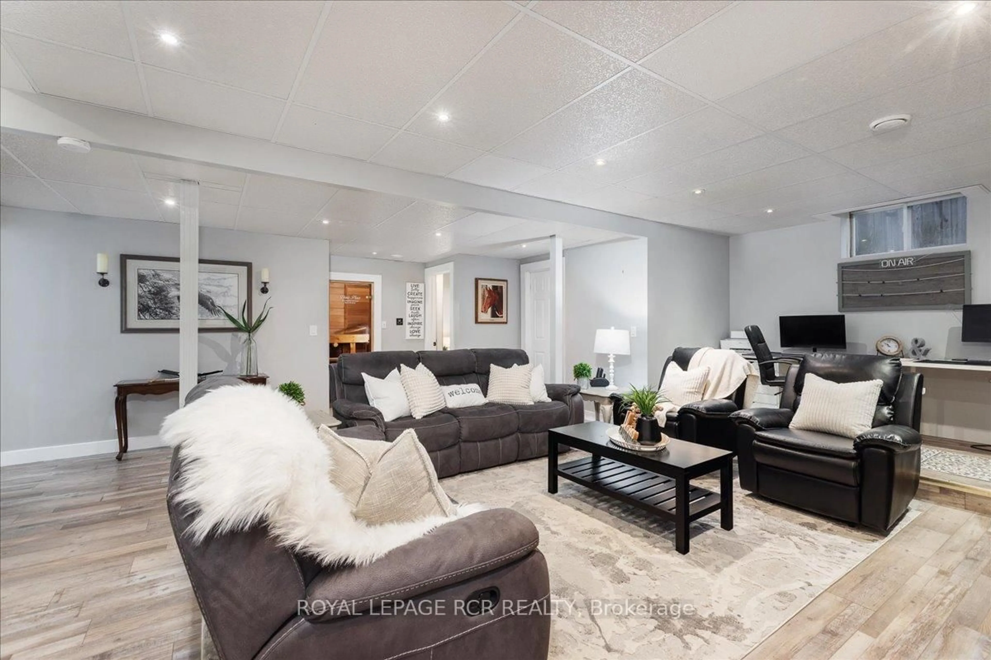 Living room with furniture, unknown for 395 Sandford Rd, Uxbridge Ontario L0C 1E0