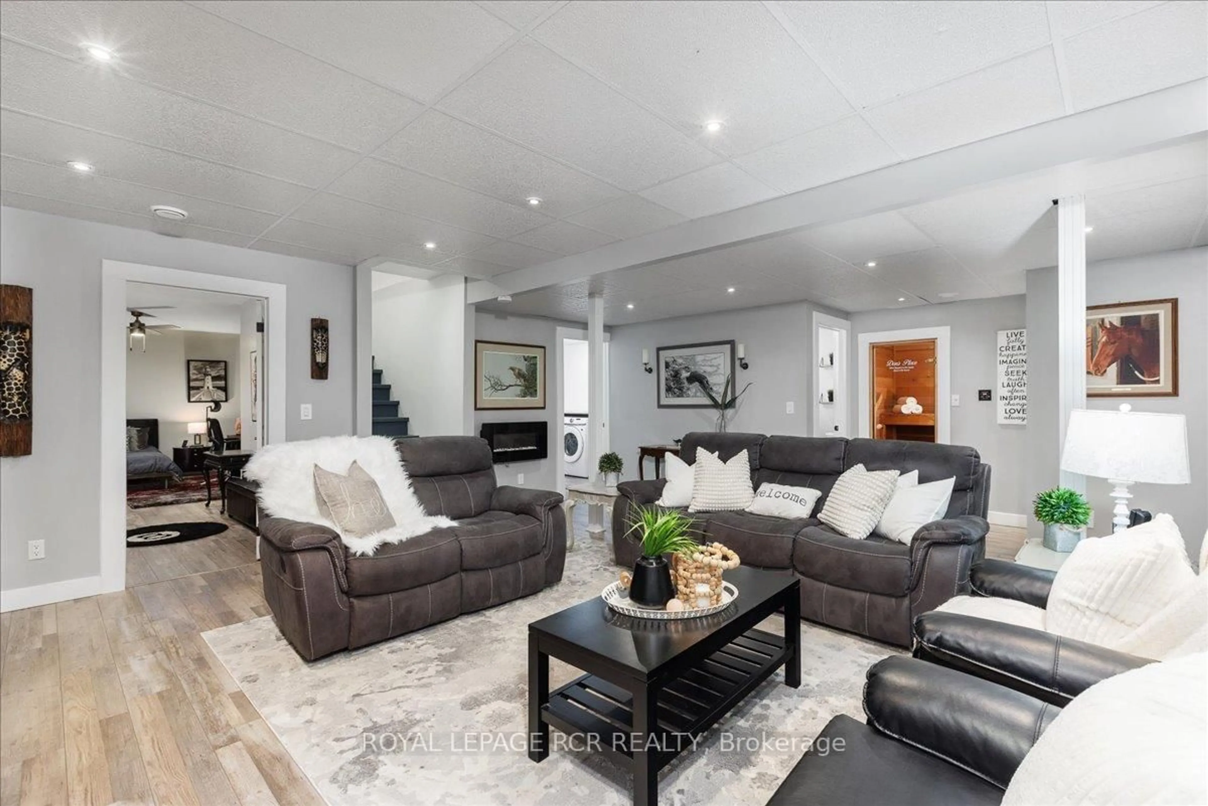 Living room with furniture, unknown for 395 Sandford Rd, Uxbridge Ontario L0C 1E0