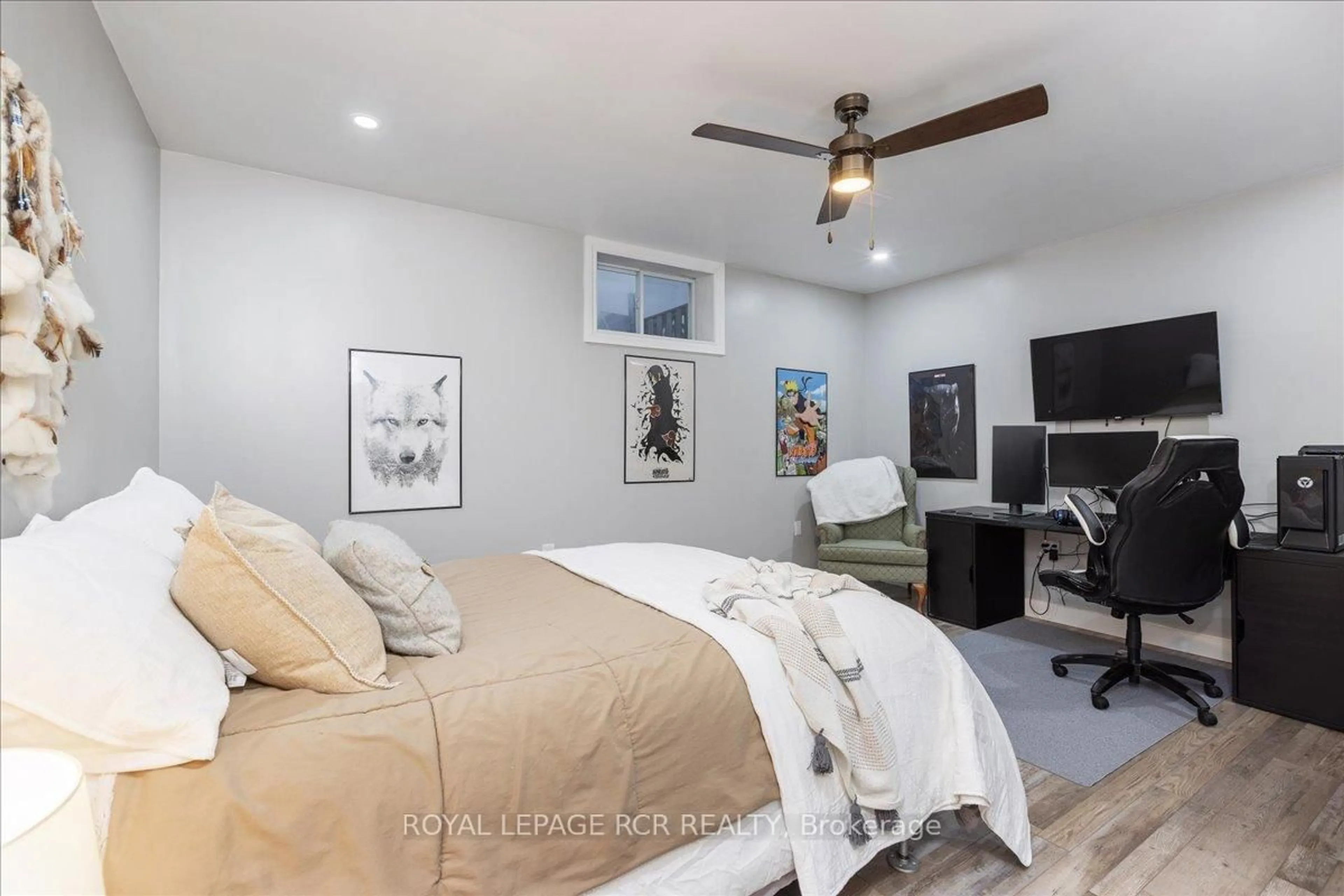 Bedroom with bed, wood/laminate floor for 395 Sandford Rd, Uxbridge Ontario L0C 1E0