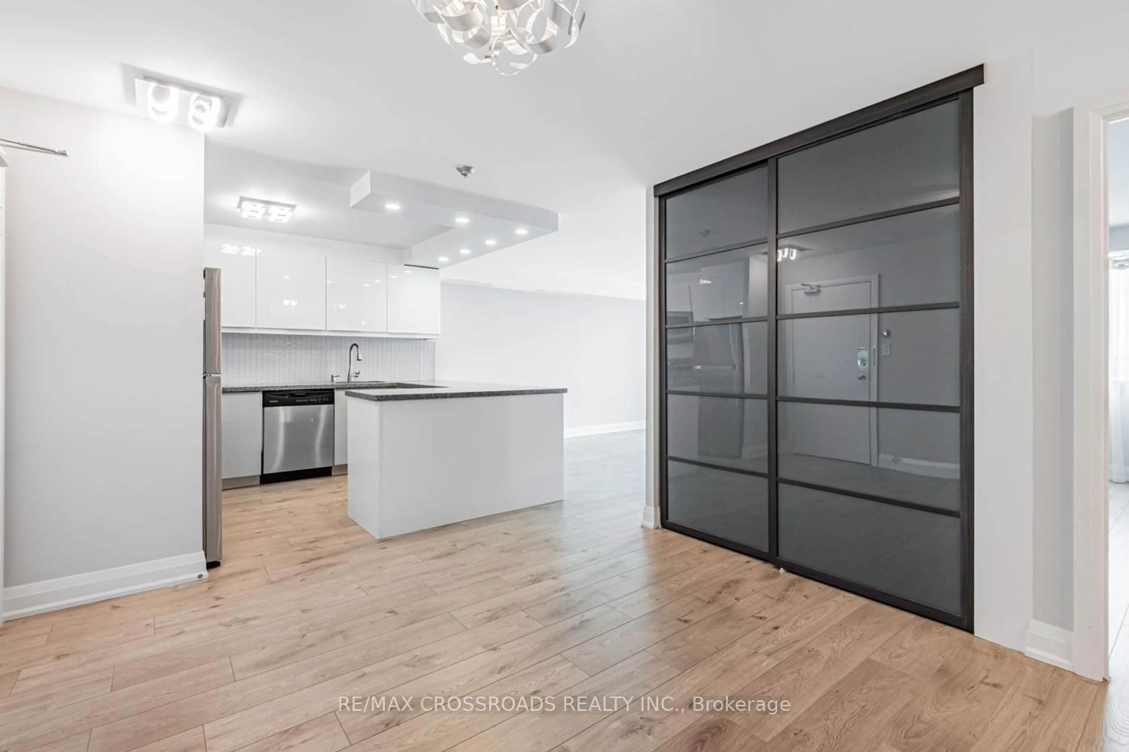 Open concept kitchen, unknown for 326 Major Mackenzie Dr #626, Richmond Hill Ontario L4C 8T4