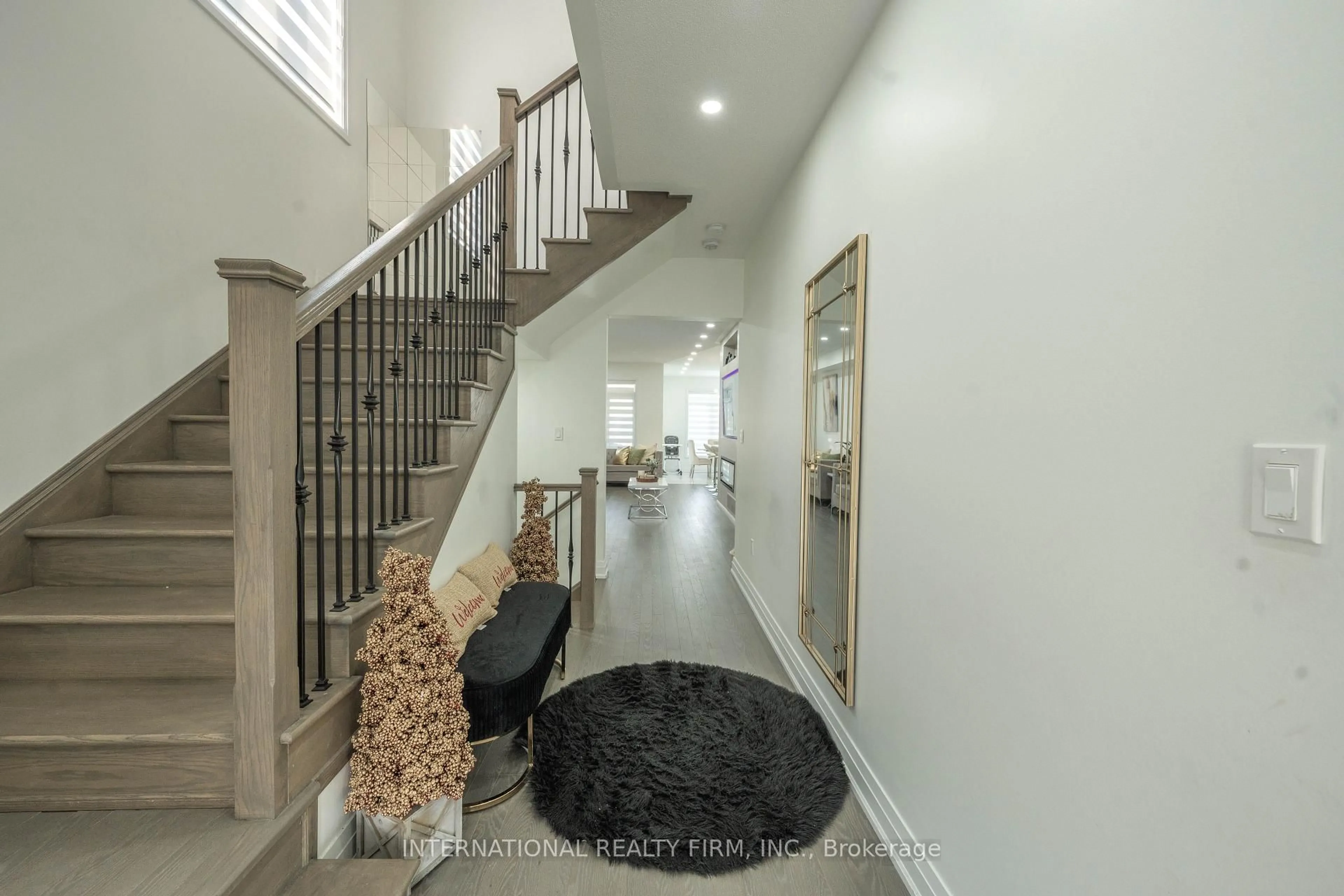 Indoor foyer for 61 Tiberini Way, Bradford West Gwillimbury Ontario L3Z 4K3