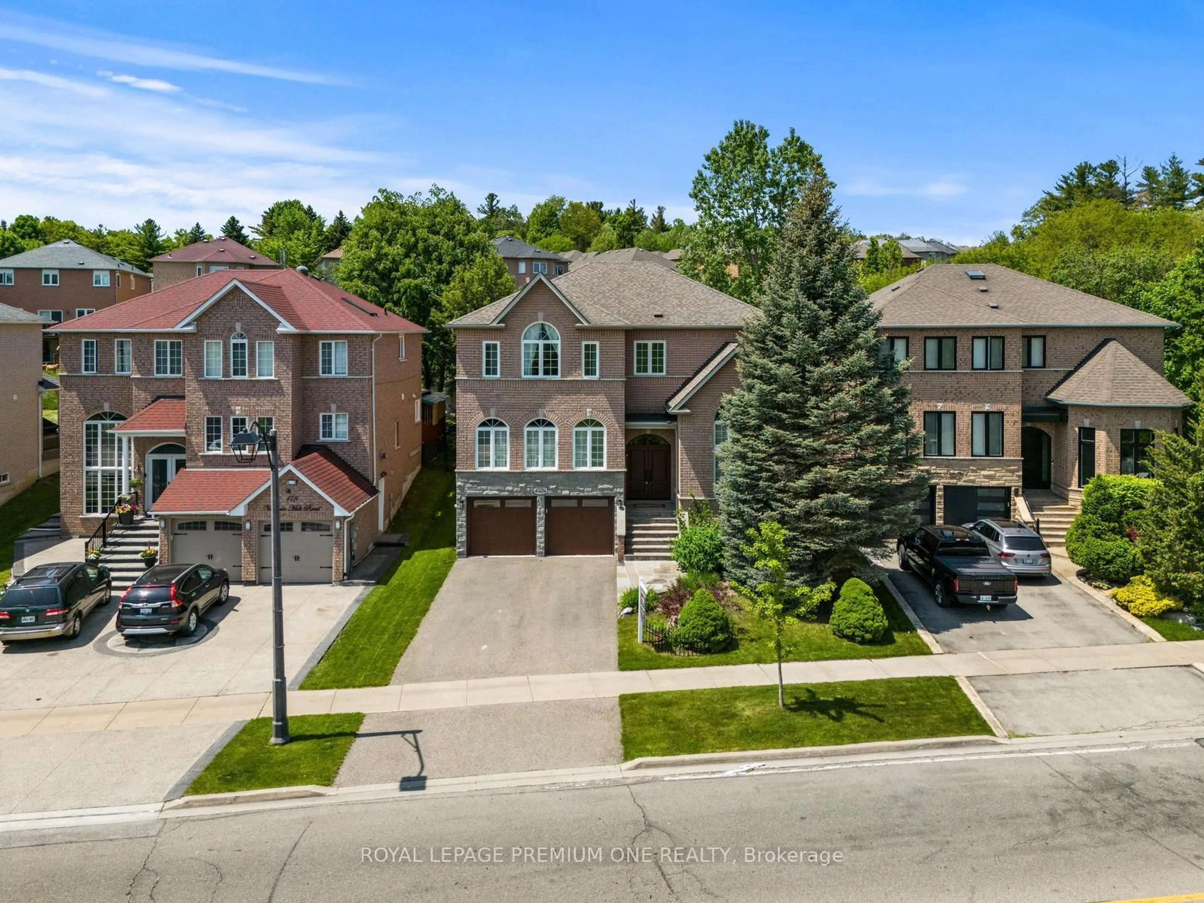 A pic from outside/outdoor area/front of a property/back of a property/a pic from drone, street for 180 Vaughan Mills Rd, Vaughan Ontario L4H 1K2