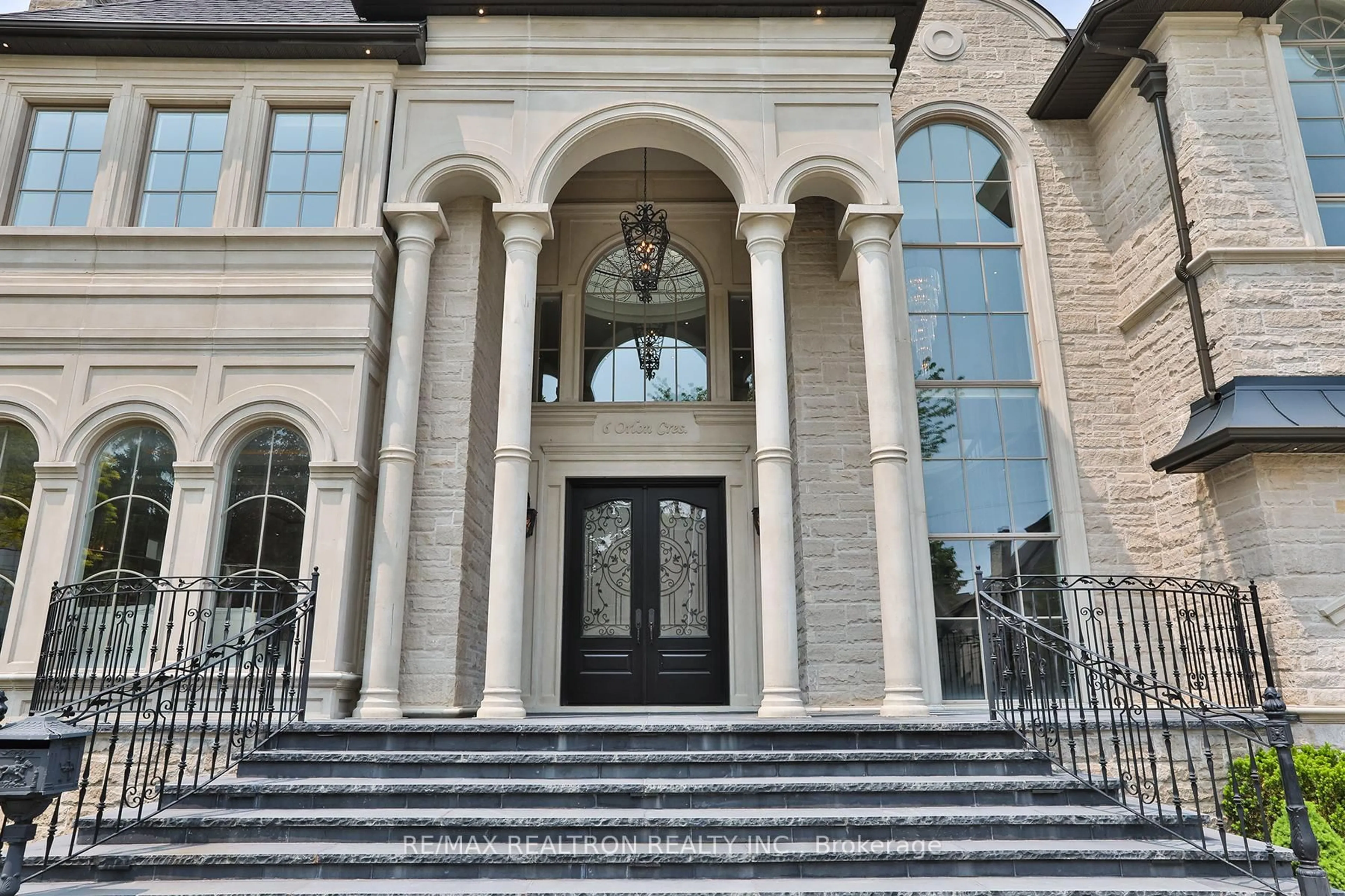 Unknown for 6 Orlon Cres, Richmond Hill Ontario L4C 6S5