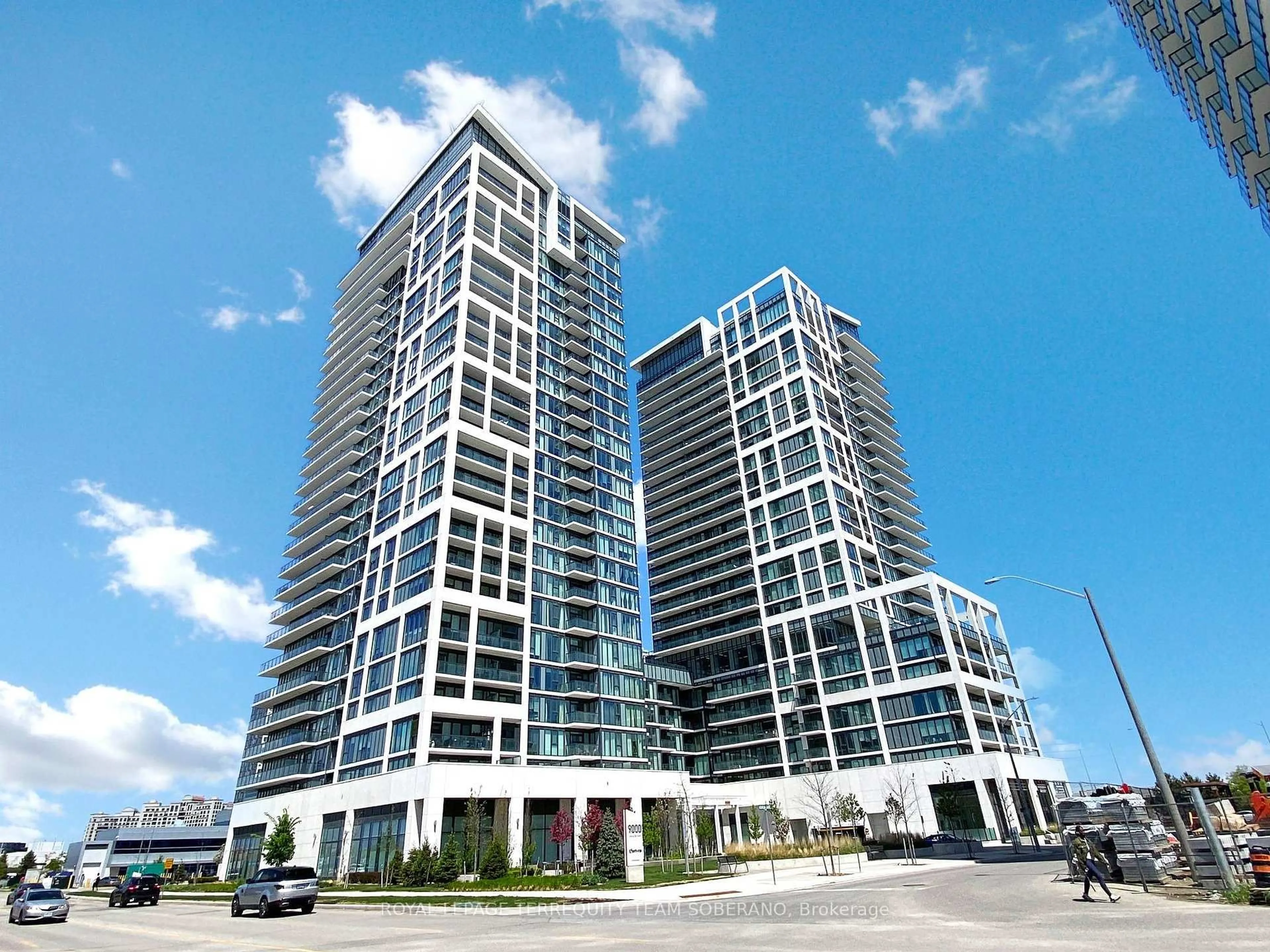 Indoor foyer for 9000 Jane St #529, Vaughan Ontario L4K 0M6