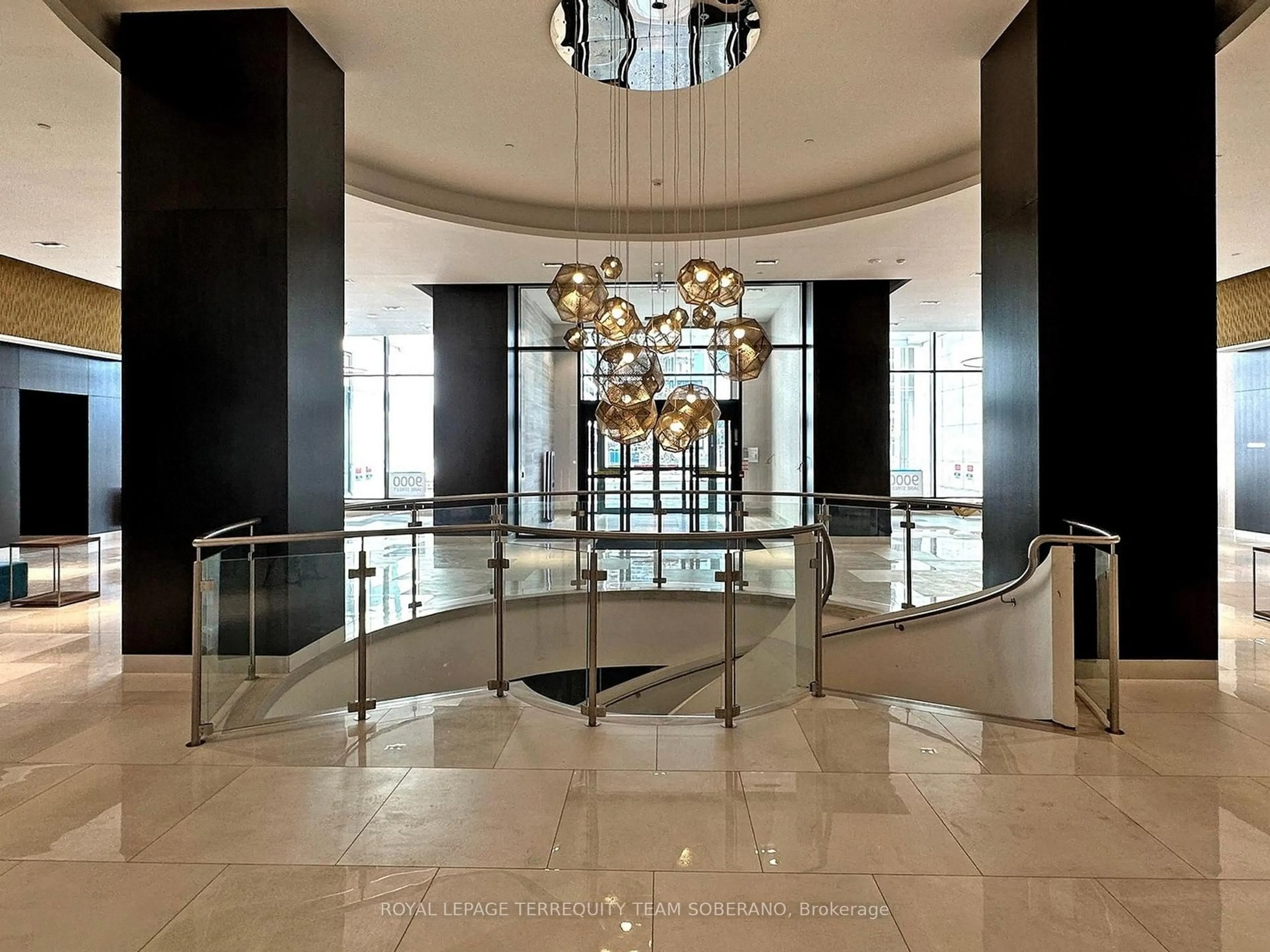 Indoor foyer for 9000 Jane St #529, Vaughan Ontario L4K 0M6