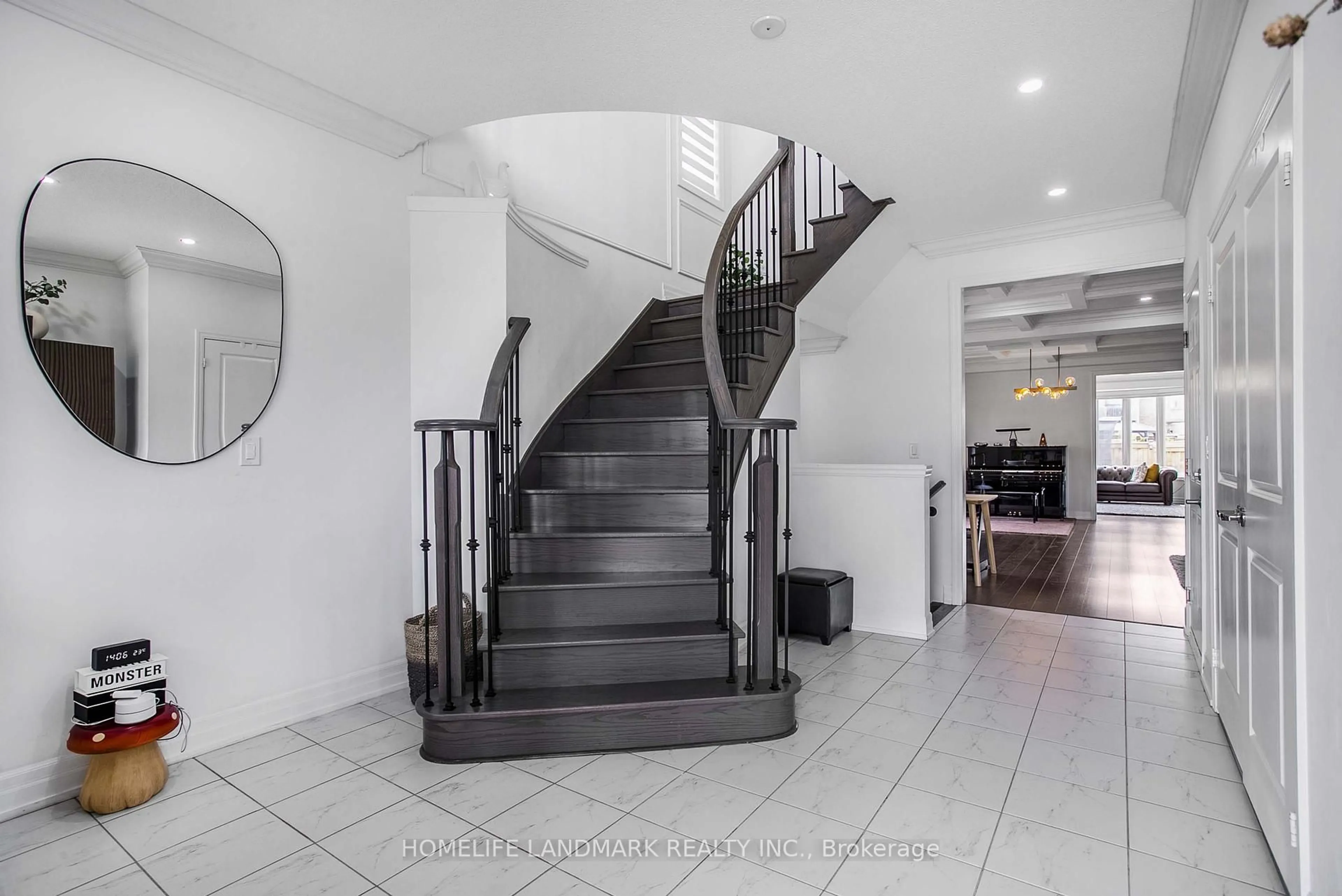 Stairs for 6 Cloverridge Ave, East Gwillimbury Ontario L9N 0V3