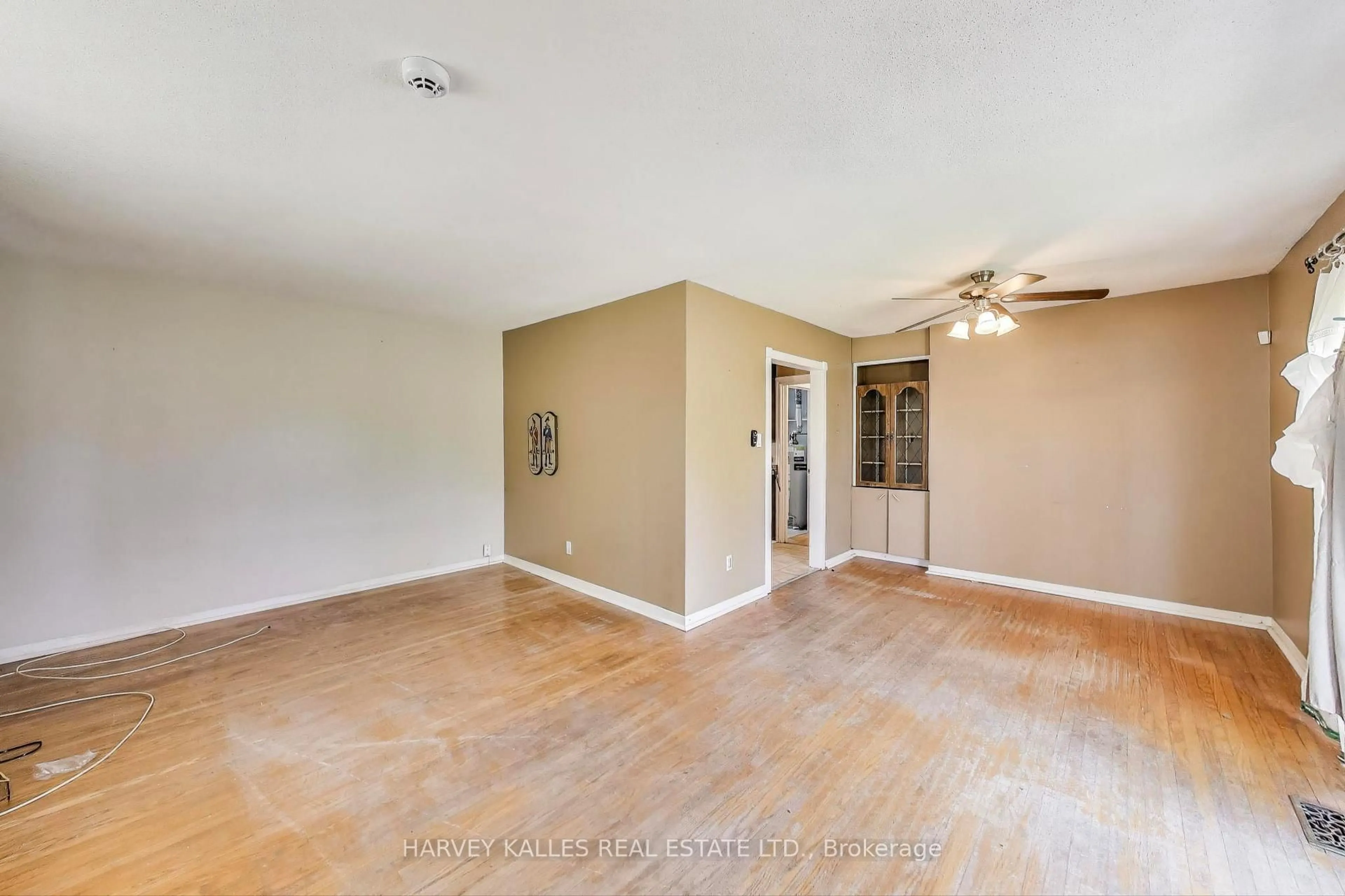 A pic of a room for 250 Rayners Rd, Georgina Ontario L4P 1G6