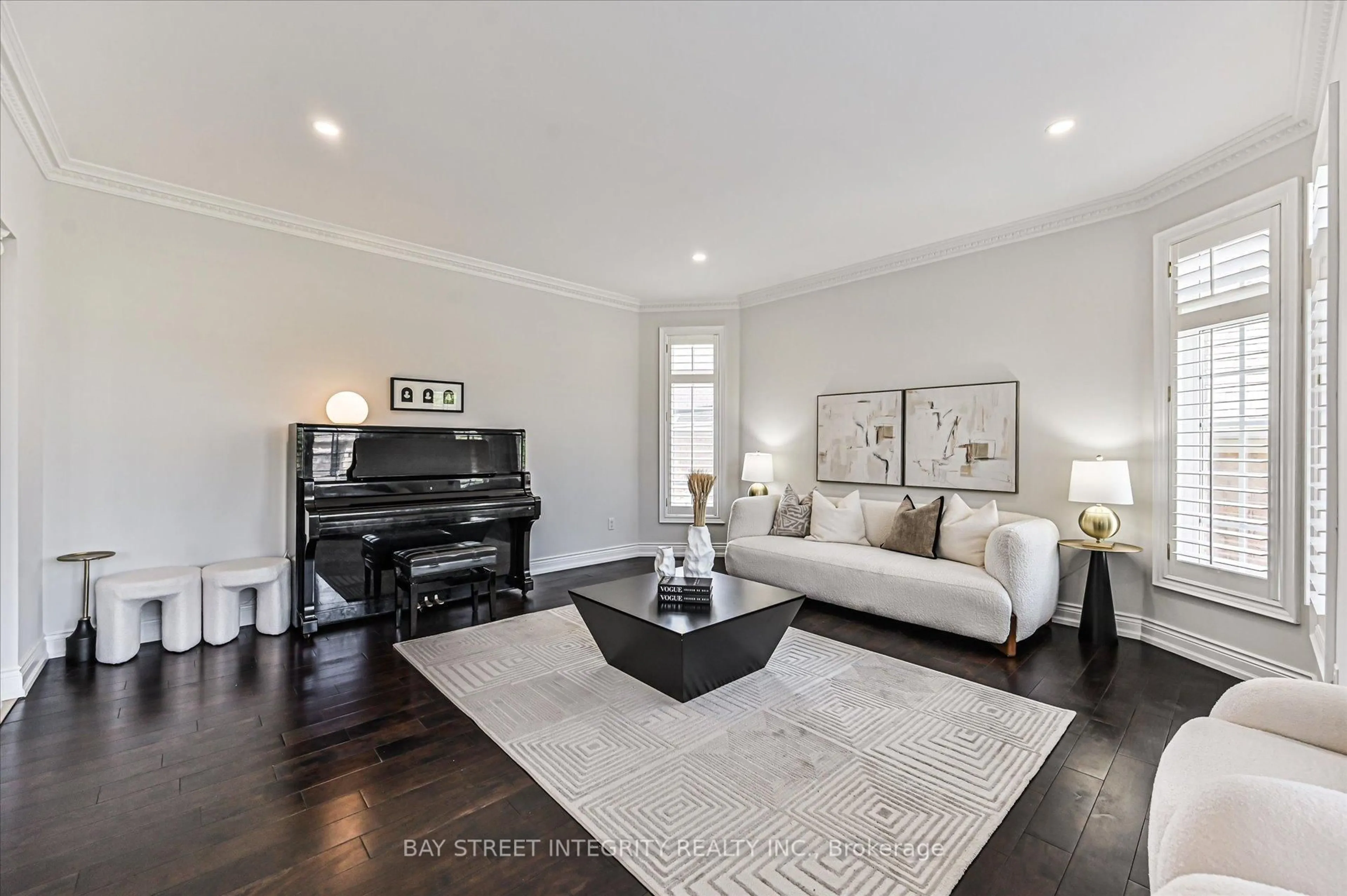 Living room with furniture, unknown for 124 Spring Blossom Cres, Markham Ontario L6C 1X4