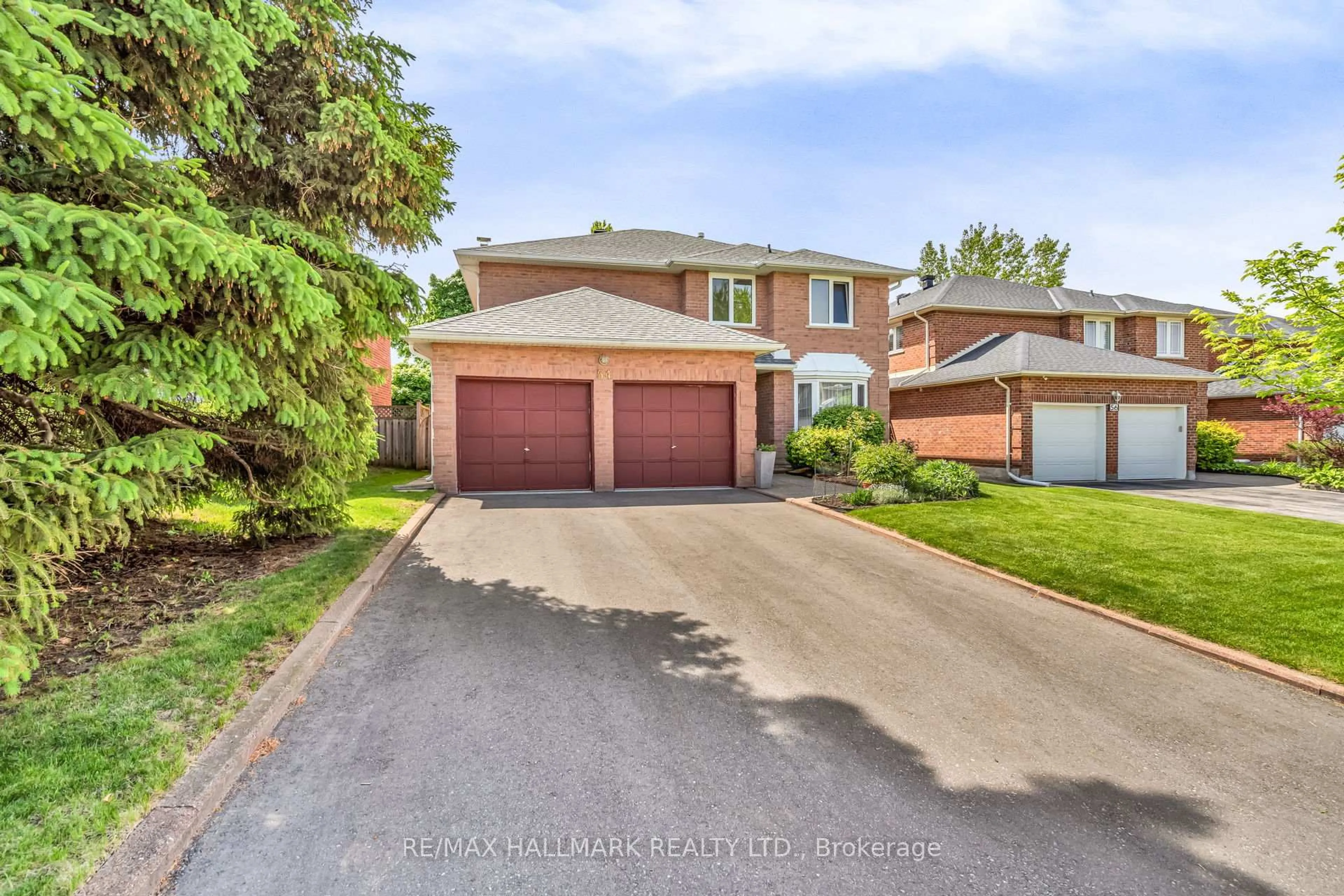 A pic from outside/outdoor area/front of a property/back of a property/a pic from drone, street for 54 Bryant Rd, Markham Ontario L3P 5Z2
