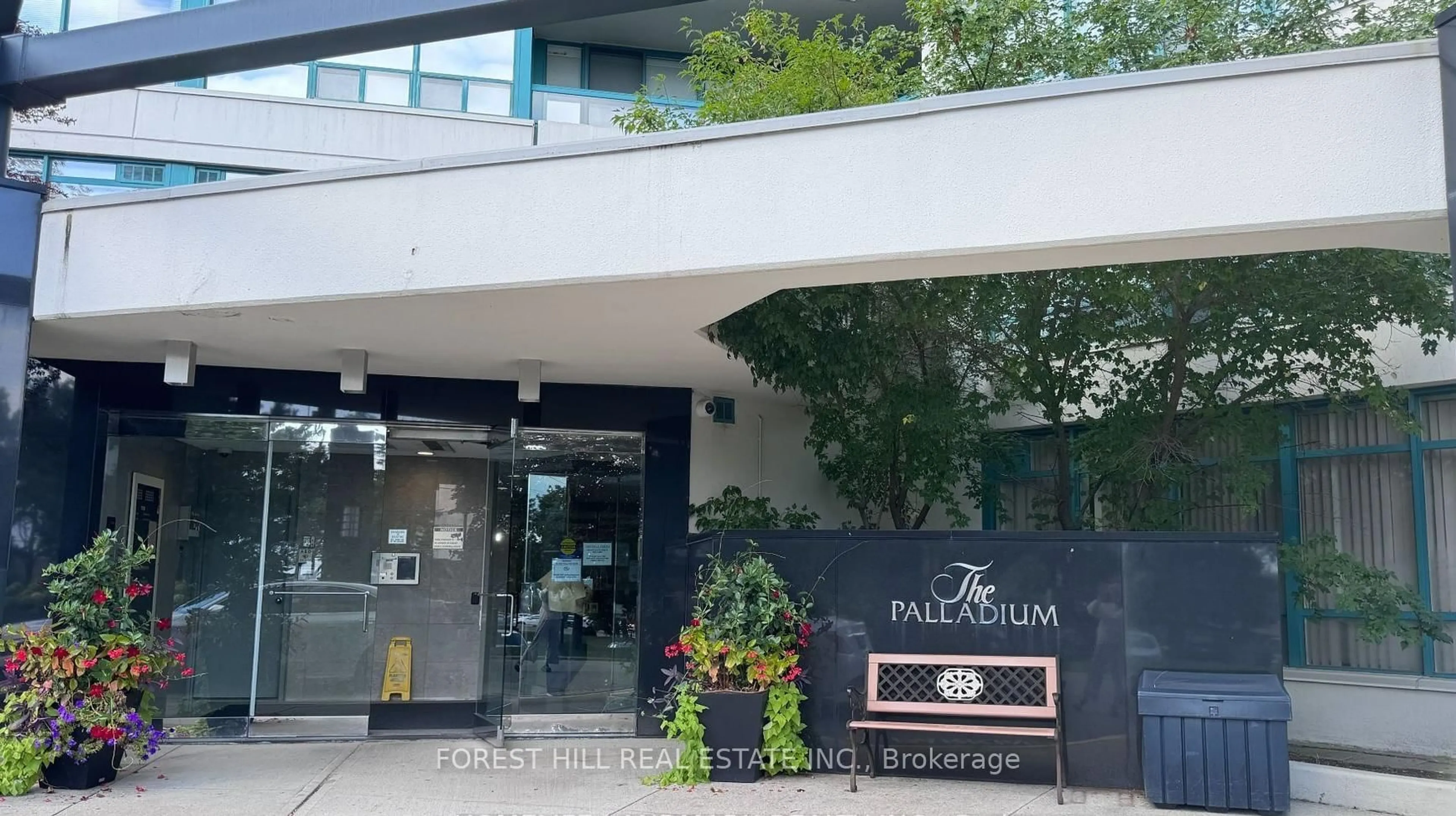 Indoor foyer for 7250 Yonge St #Ph109, Vaughan Ontario L4J 7X1