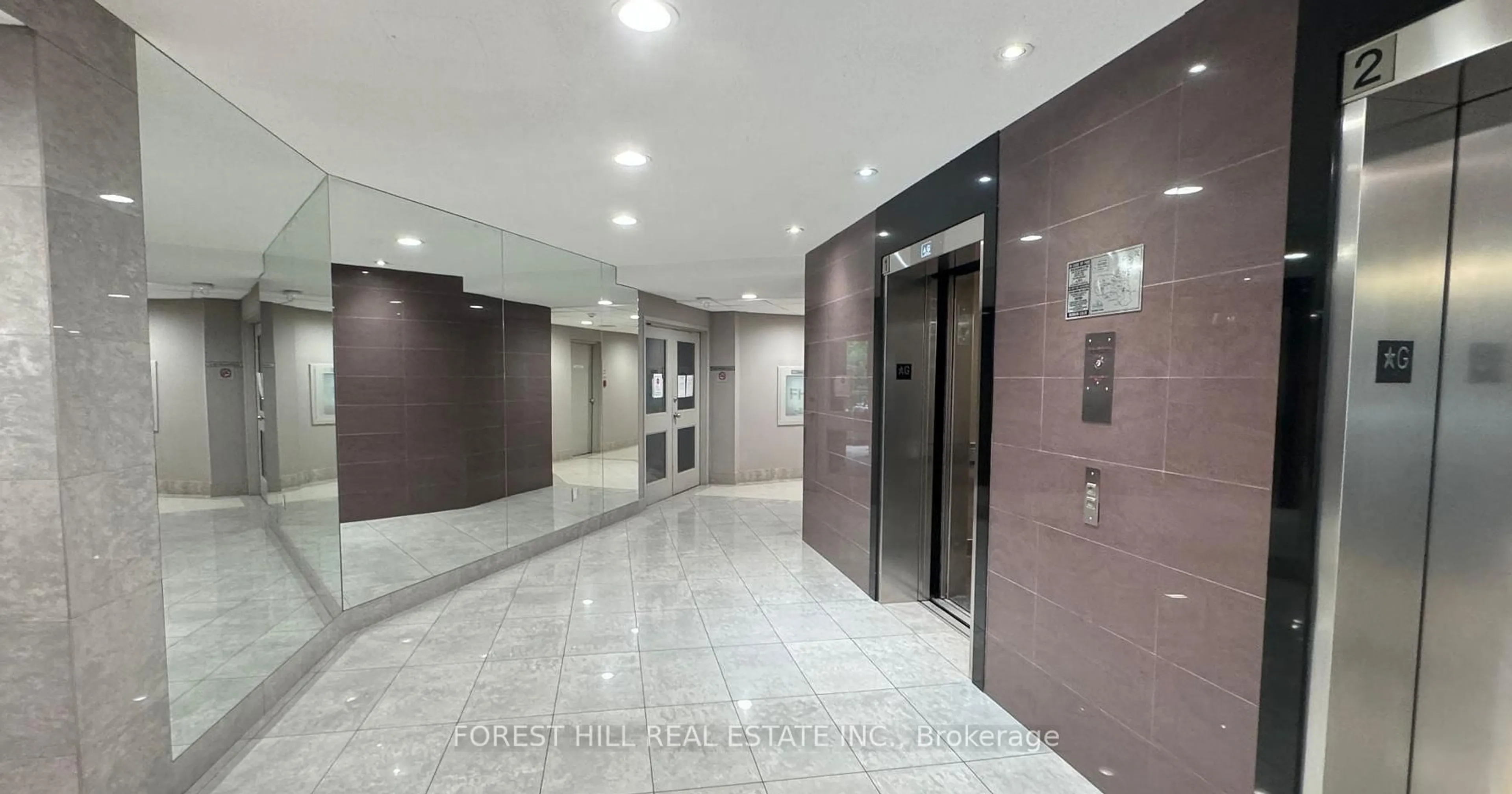Indoor foyer for 7250 Yonge St #Ph109, Vaughan Ontario L4J 7X1