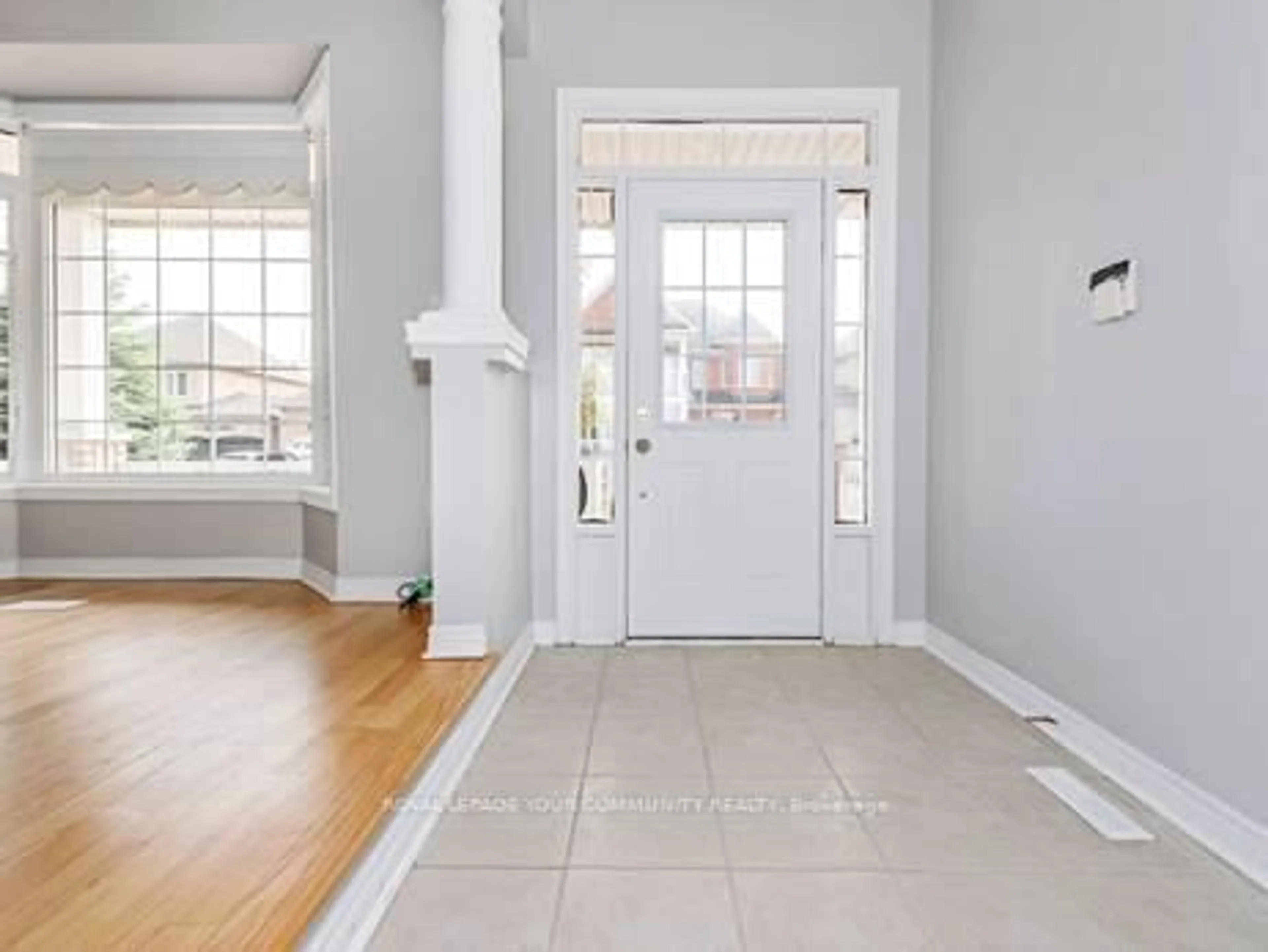 Indoor entryway for 38 Ayhart St, Markham Ontario L6E 1H4