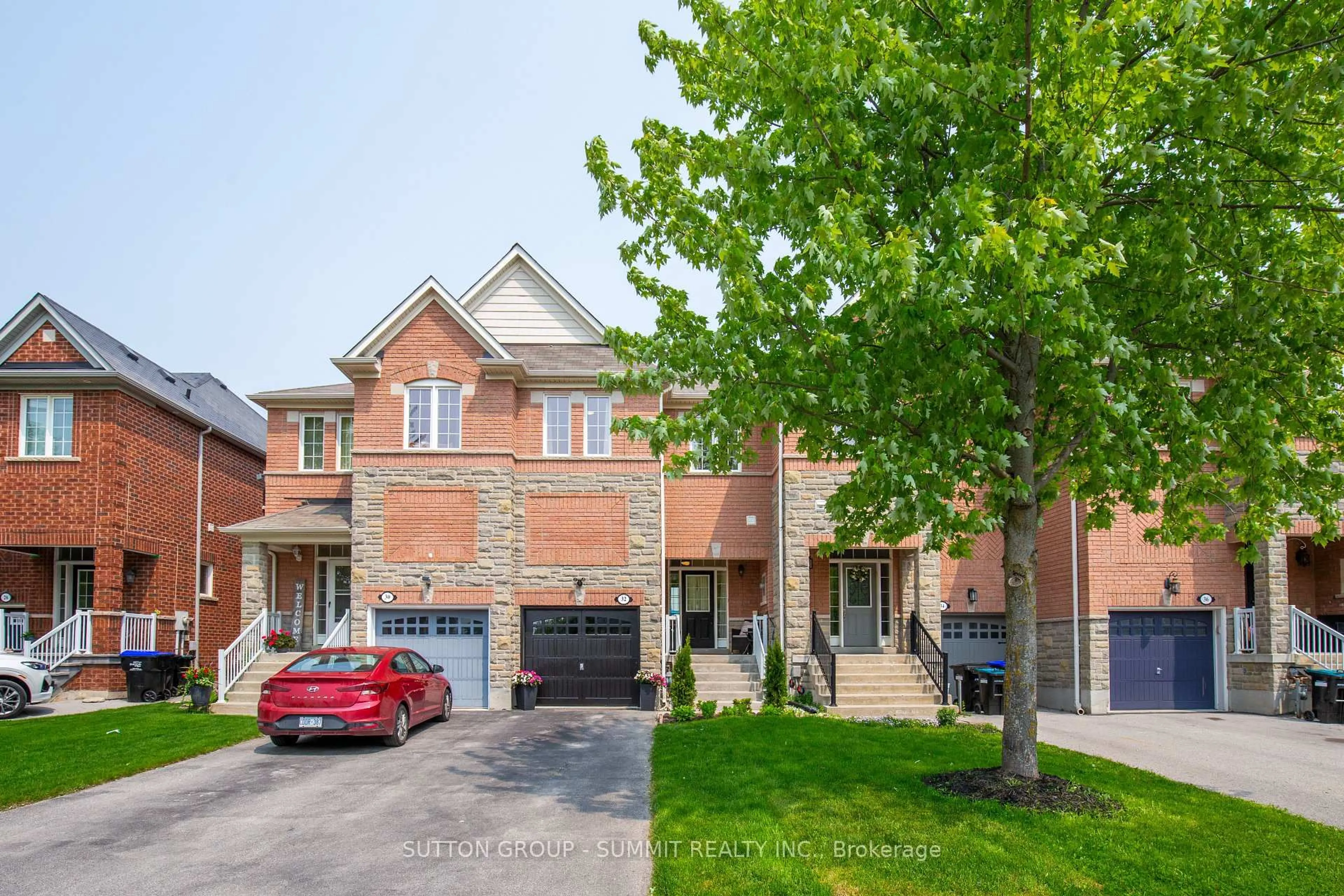 Home with brick exterior material, street for 32 GOSNEL Circ, Bradford West Gwillimbury Ontario L3Z 2A5
