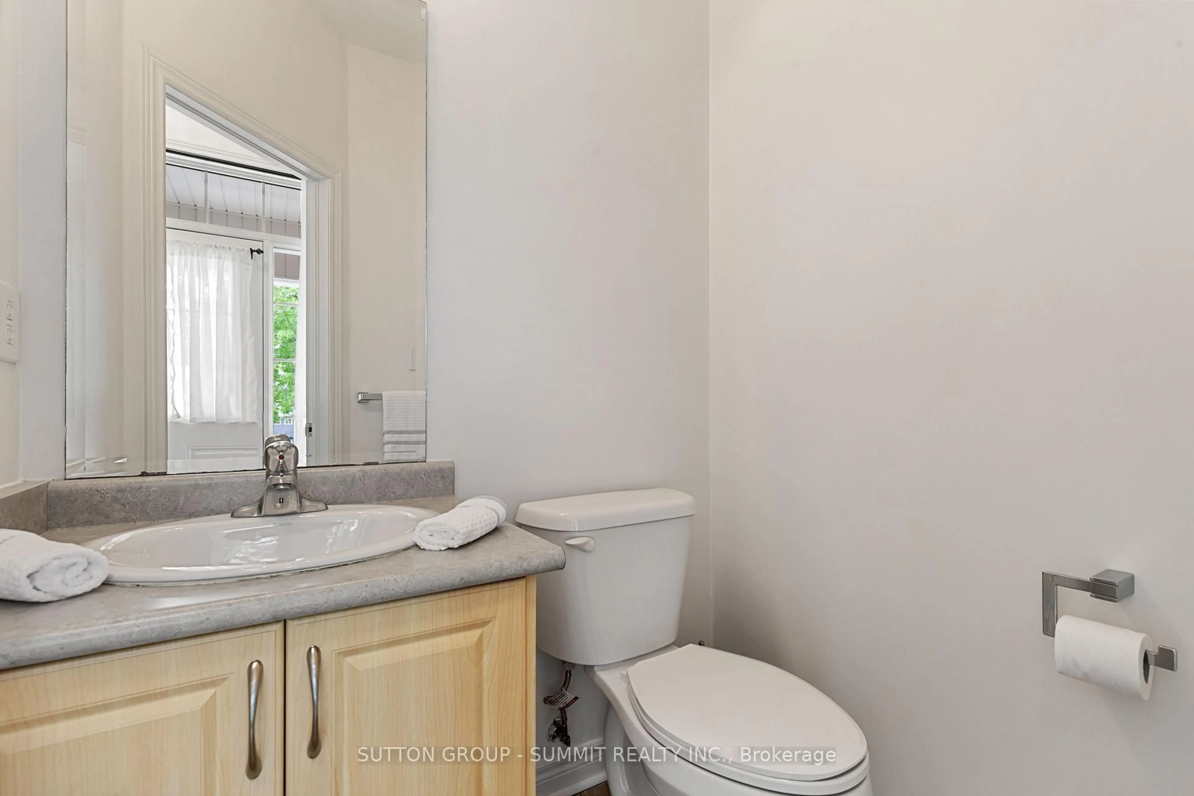 Standard bathroom, unknown for 32 GOSNEL Circ, Bradford West Gwillimbury Ontario L3Z 2A5