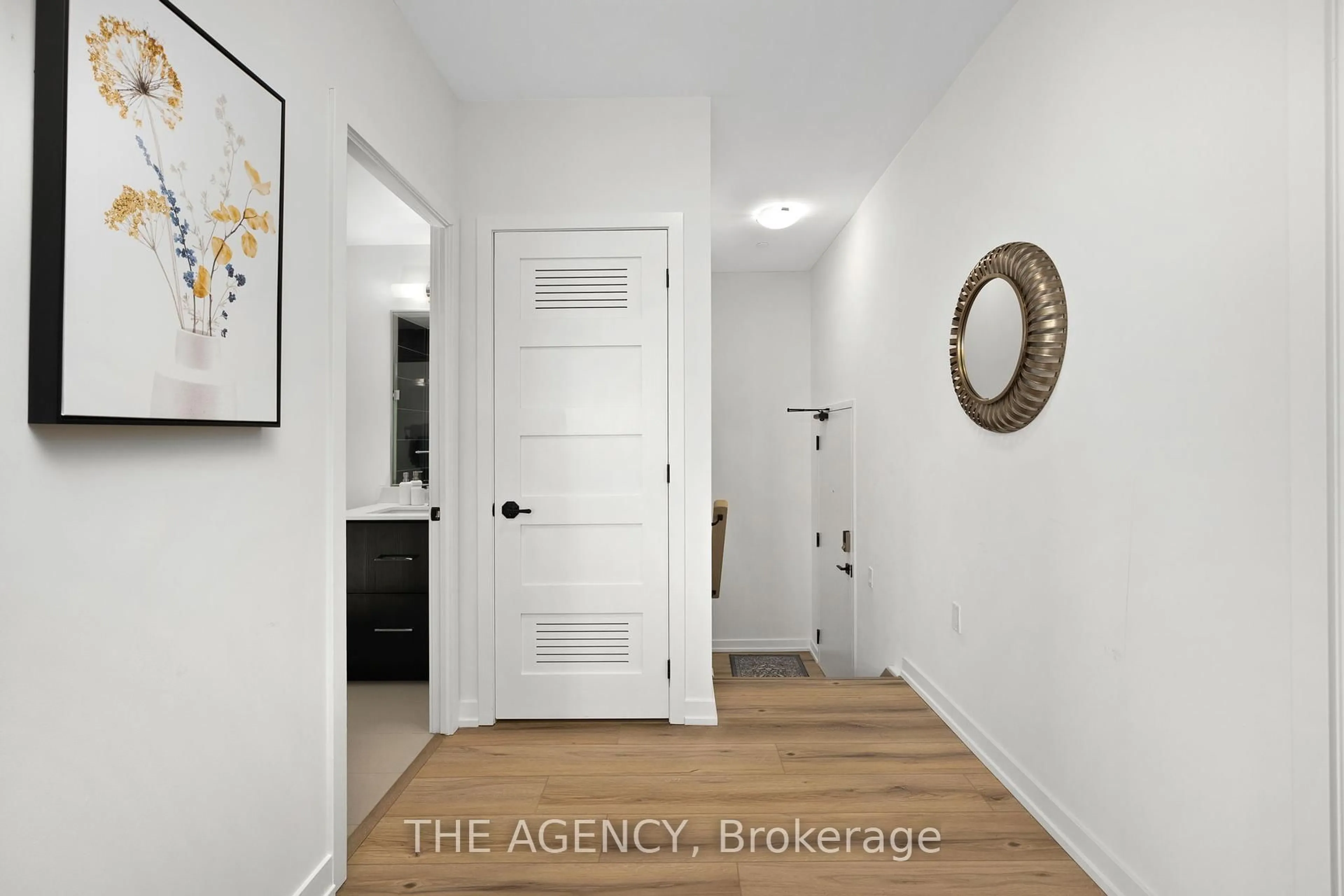 Indoor entryway for 415 Sea Ray Ave #G36, Innisfil Ontario L9S 0R5