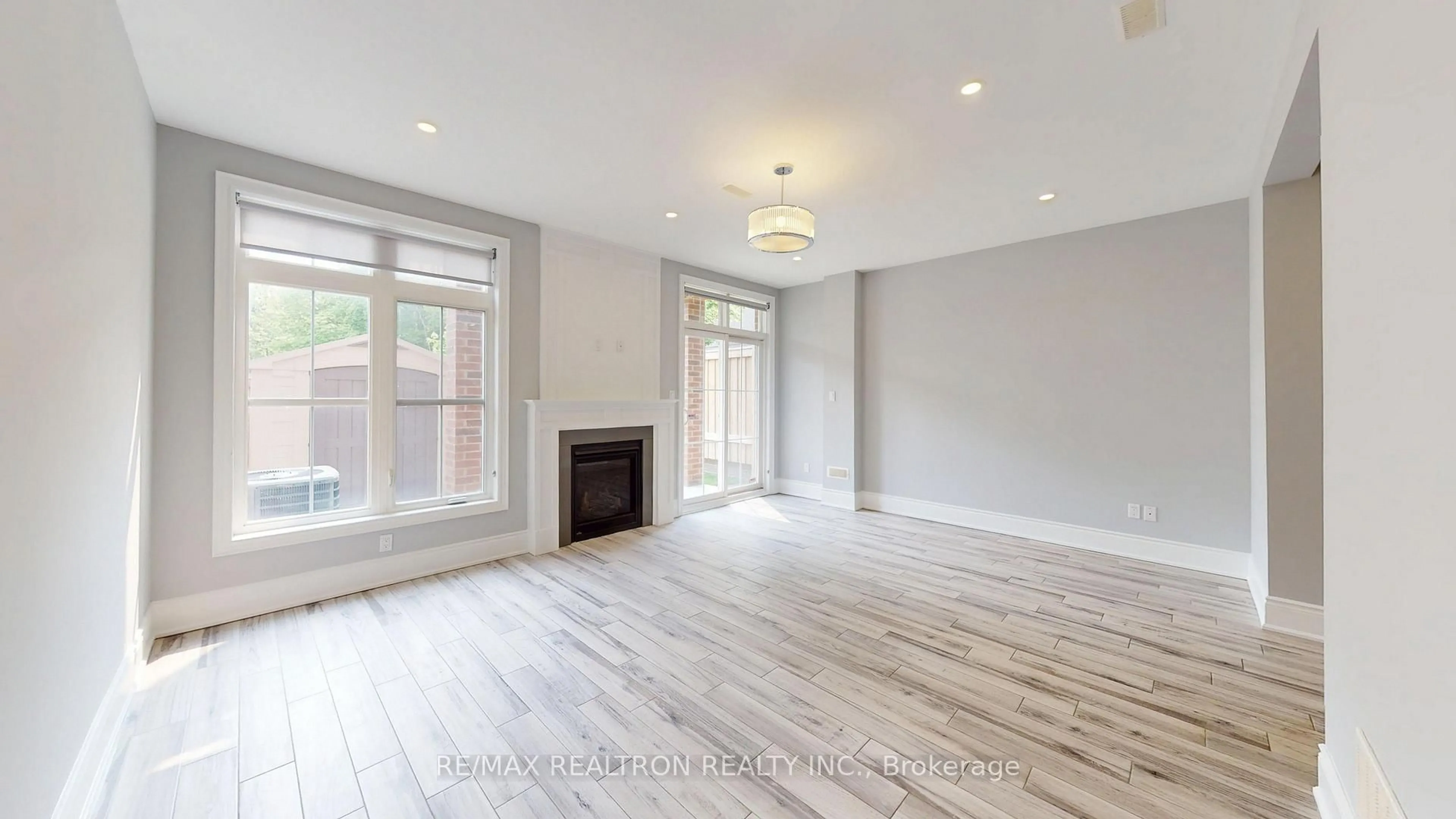 A pic of a room for 51 Hall St, Richmond Hill Ontario L4C 4N7