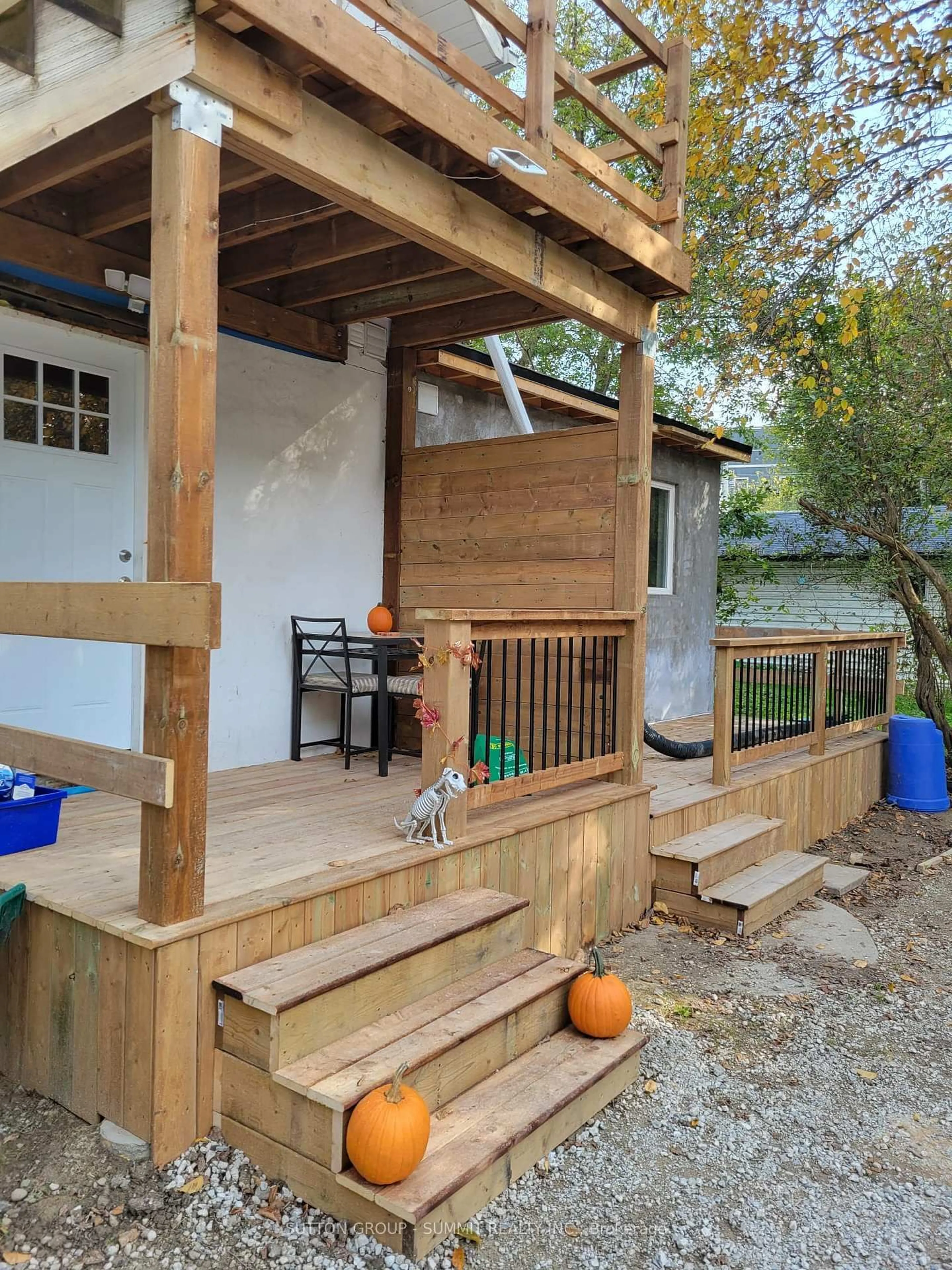 Patio, street for 239 Main St, King Ontario L0G 1T0