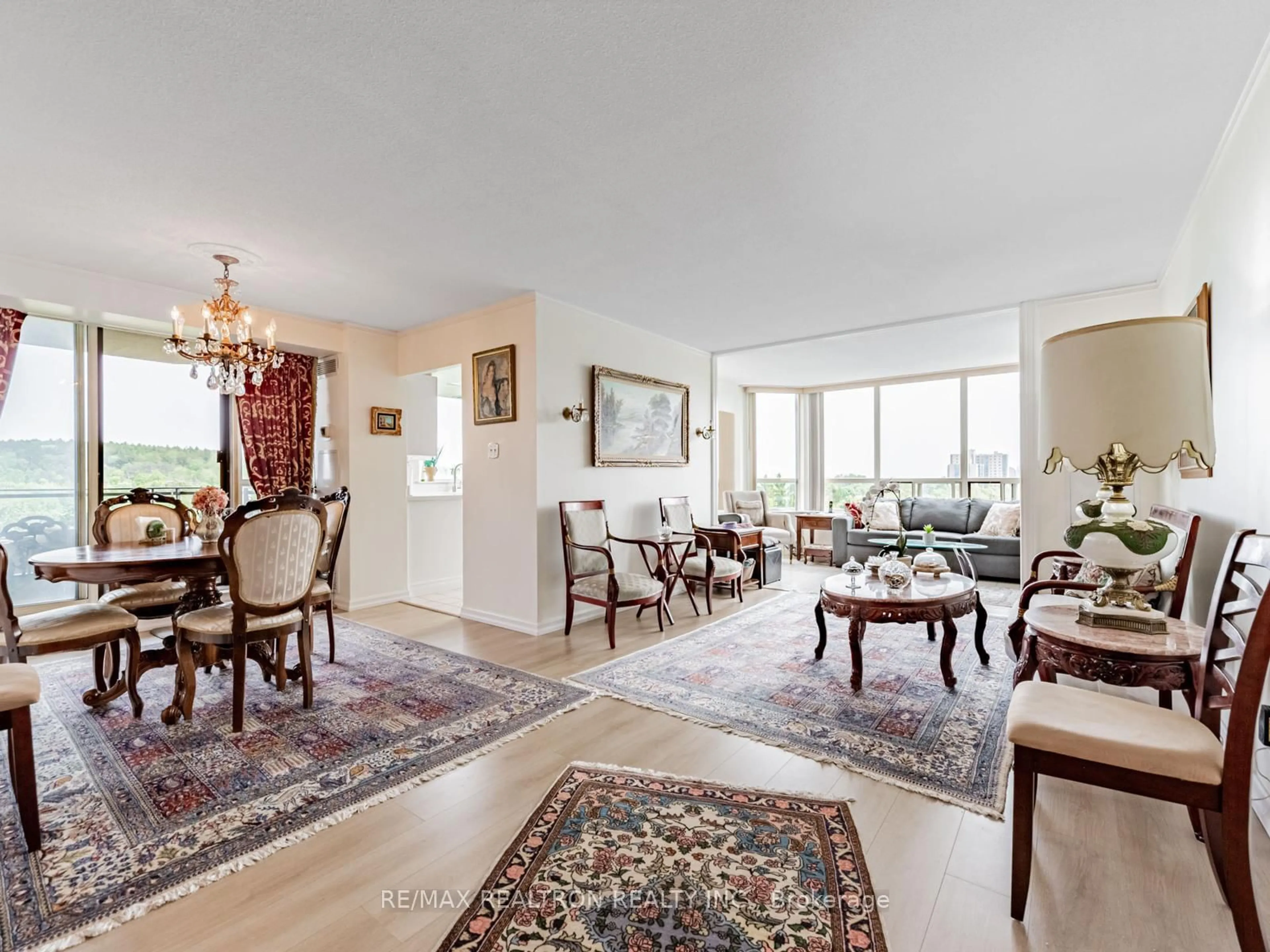 Living room with furniture, unknown for 32 Clarissa Dr #619, Richmond Hill Ontario L4C 9R7