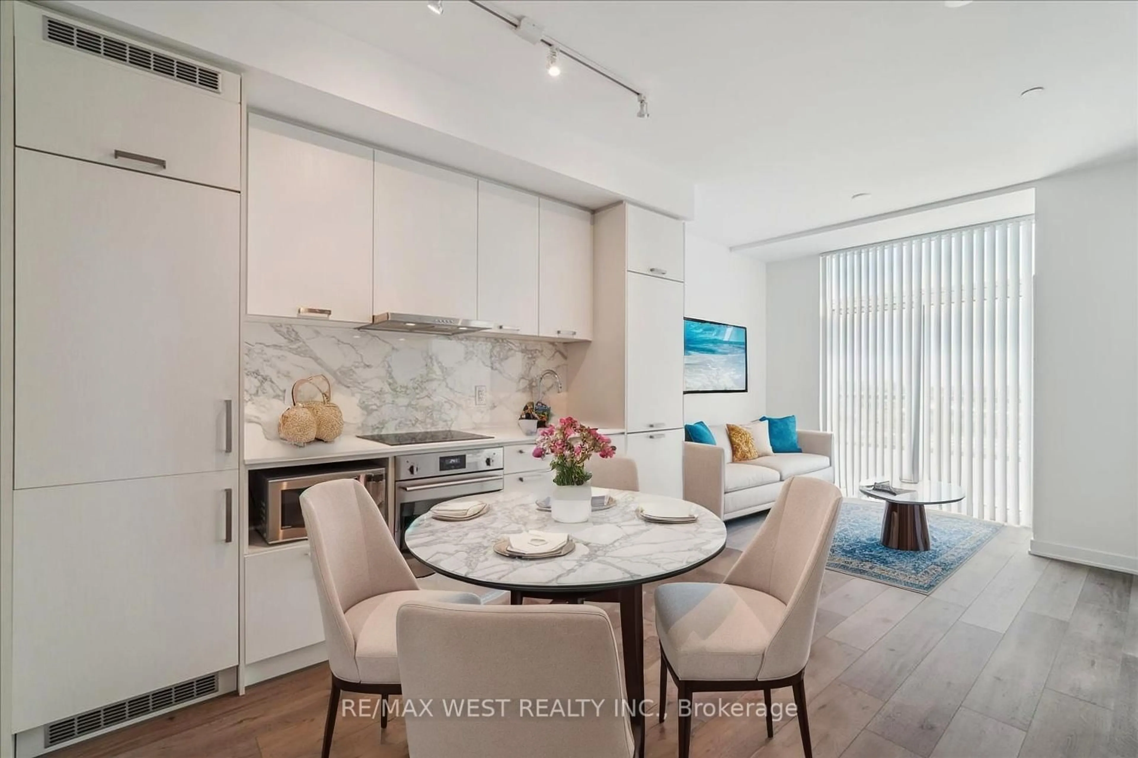 Open concept kitchen, unknown for 10 Honeycrisp Cres #1110, Vaughan Ontario L4K 0M7