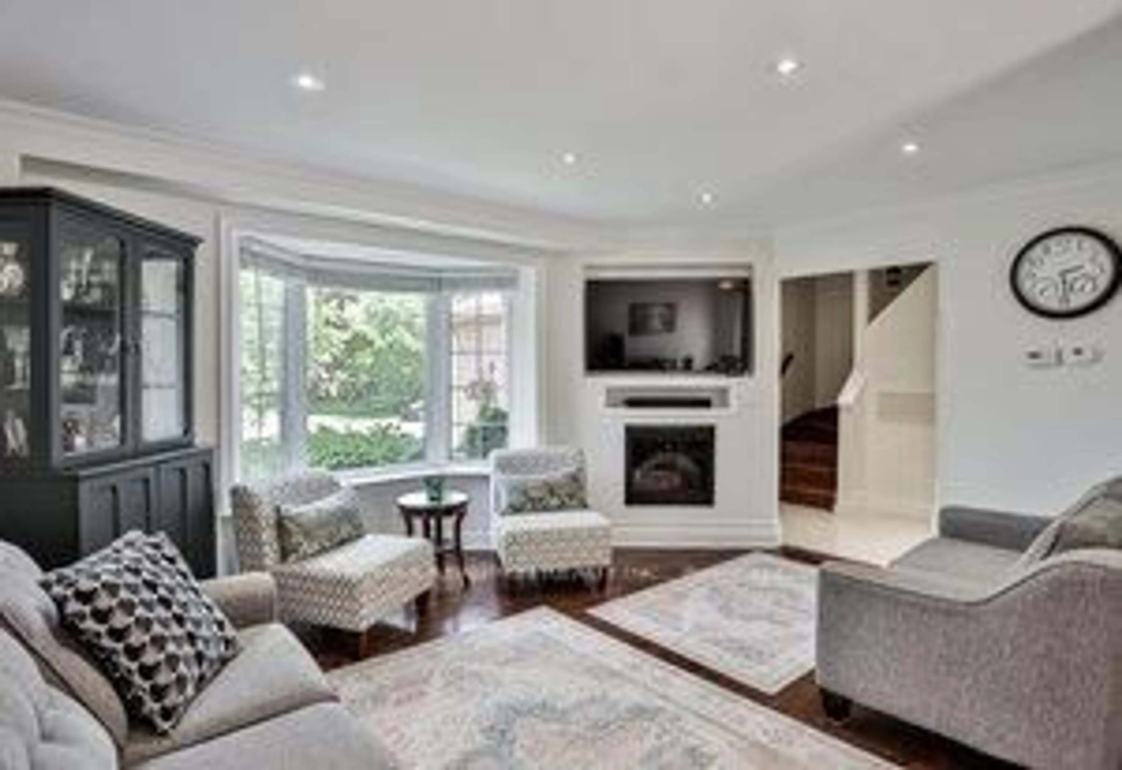 Living room with furniture, unknown for 26 Colony Trail Blvd, East Gwillimbury Ontario L9N 1C6