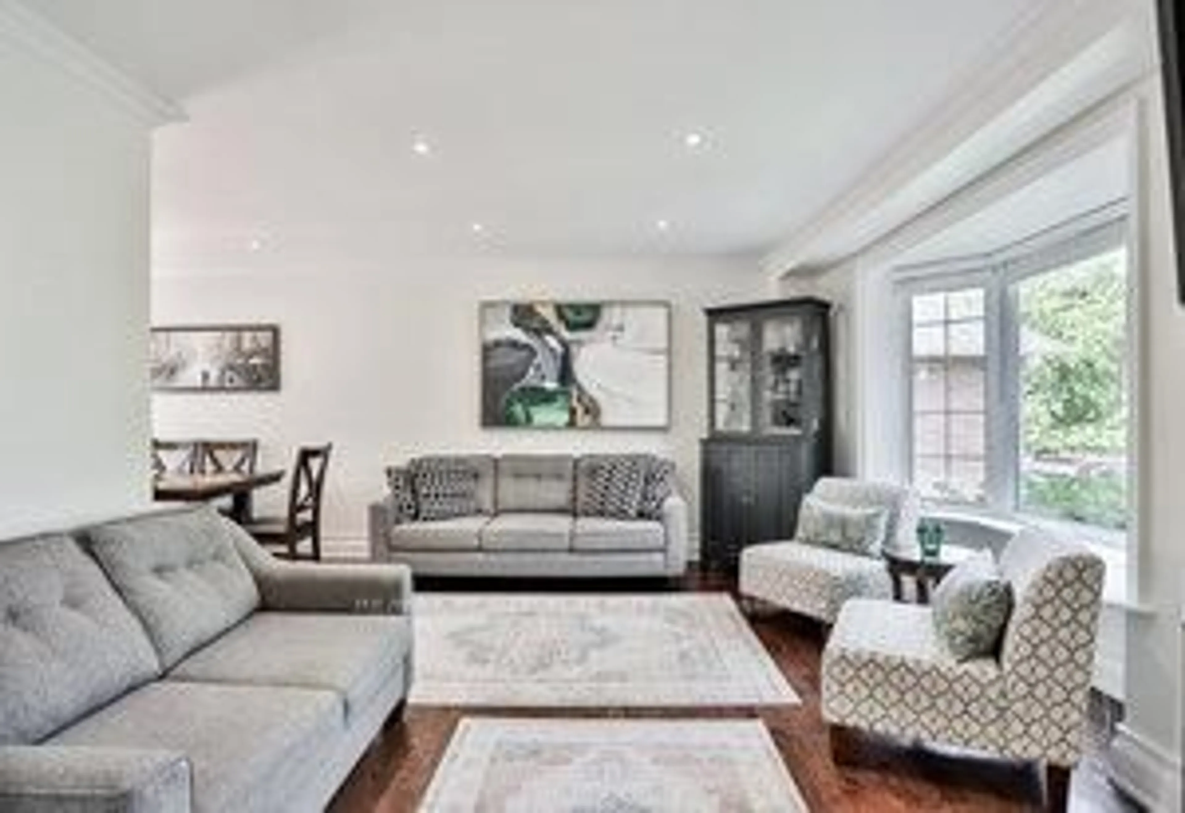Living room with furniture, unknown for 26 Colony Trail Blvd, East Gwillimbury Ontario L9N 1C6