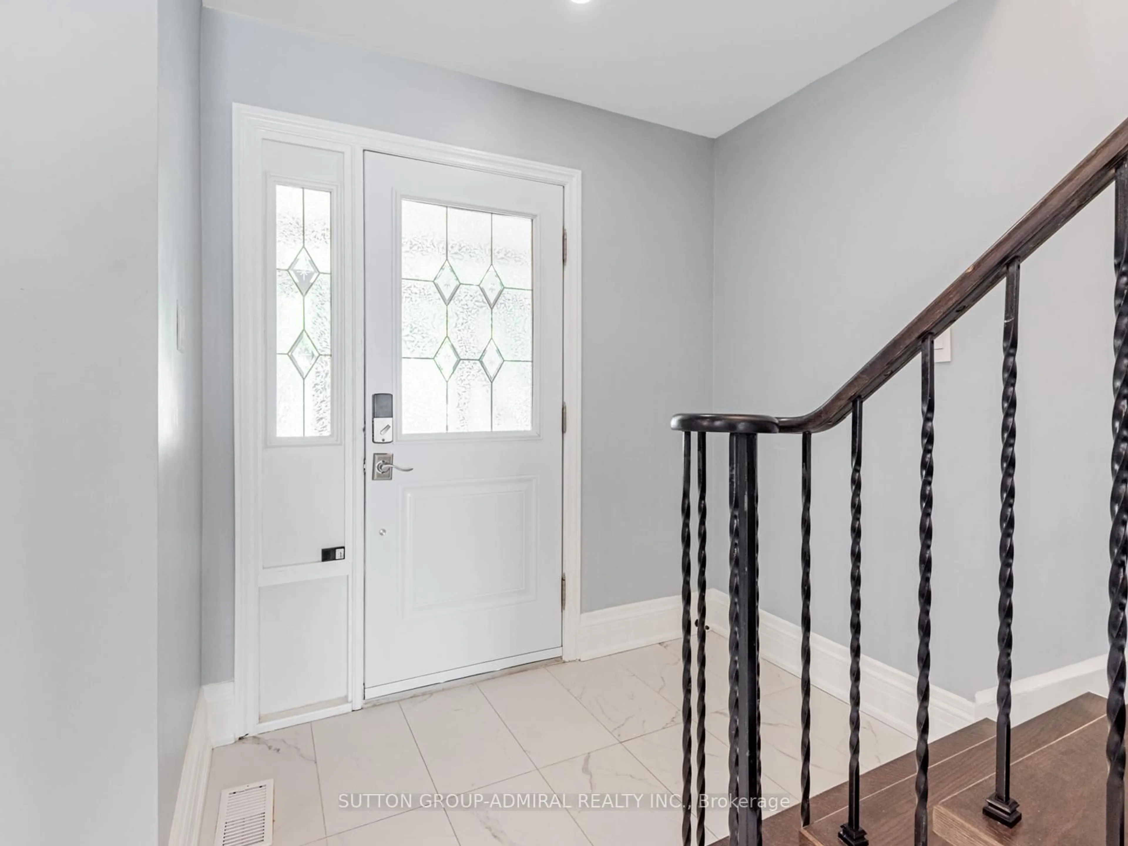 Indoor entryway for 36 Spyglass Hill Rd, Vaughan Ontario L4K 2K7