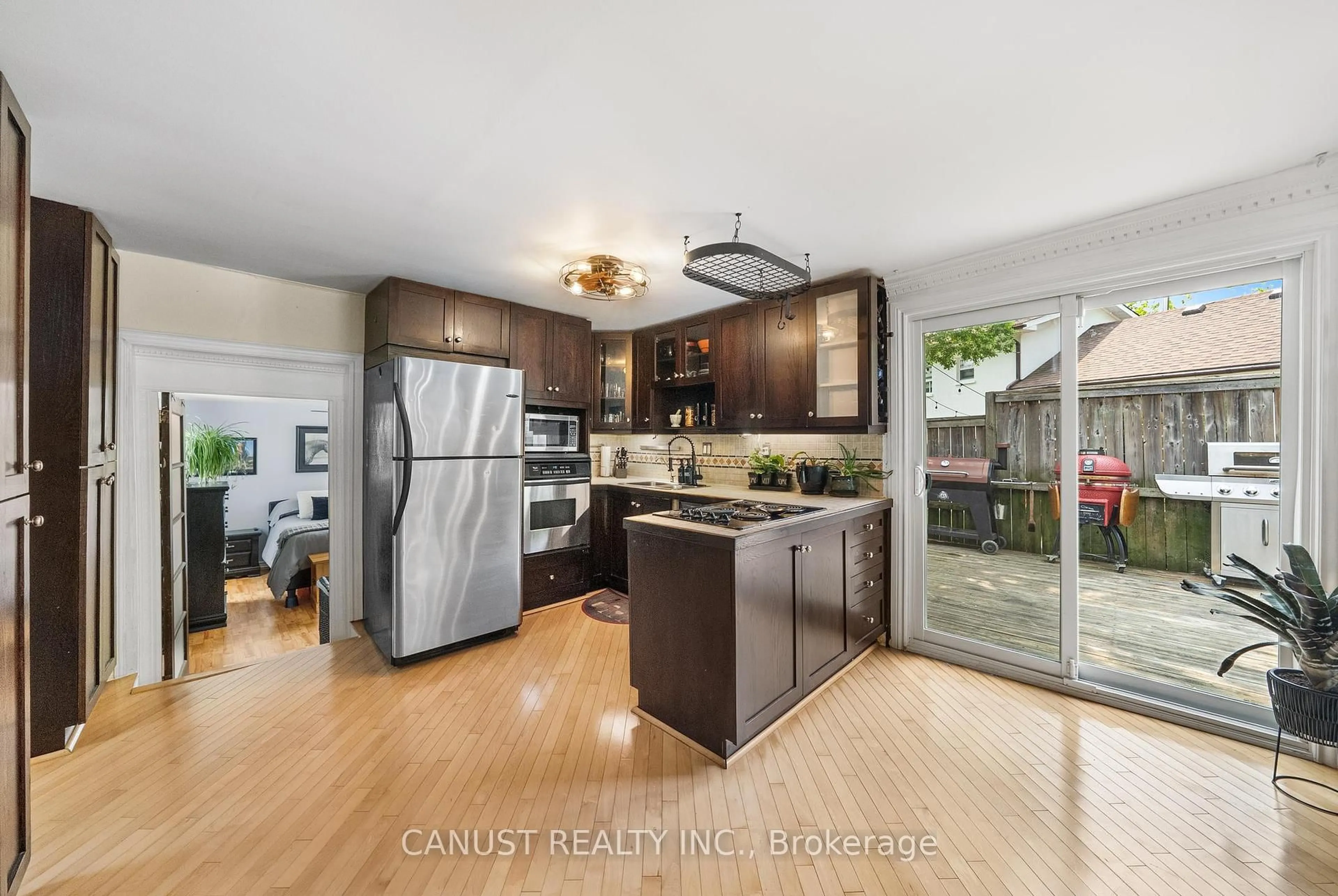 Open concept kitchen, unknown for 30 Parkhill Dr, Whitchurch-Stouffville Ontario L4A 2G1