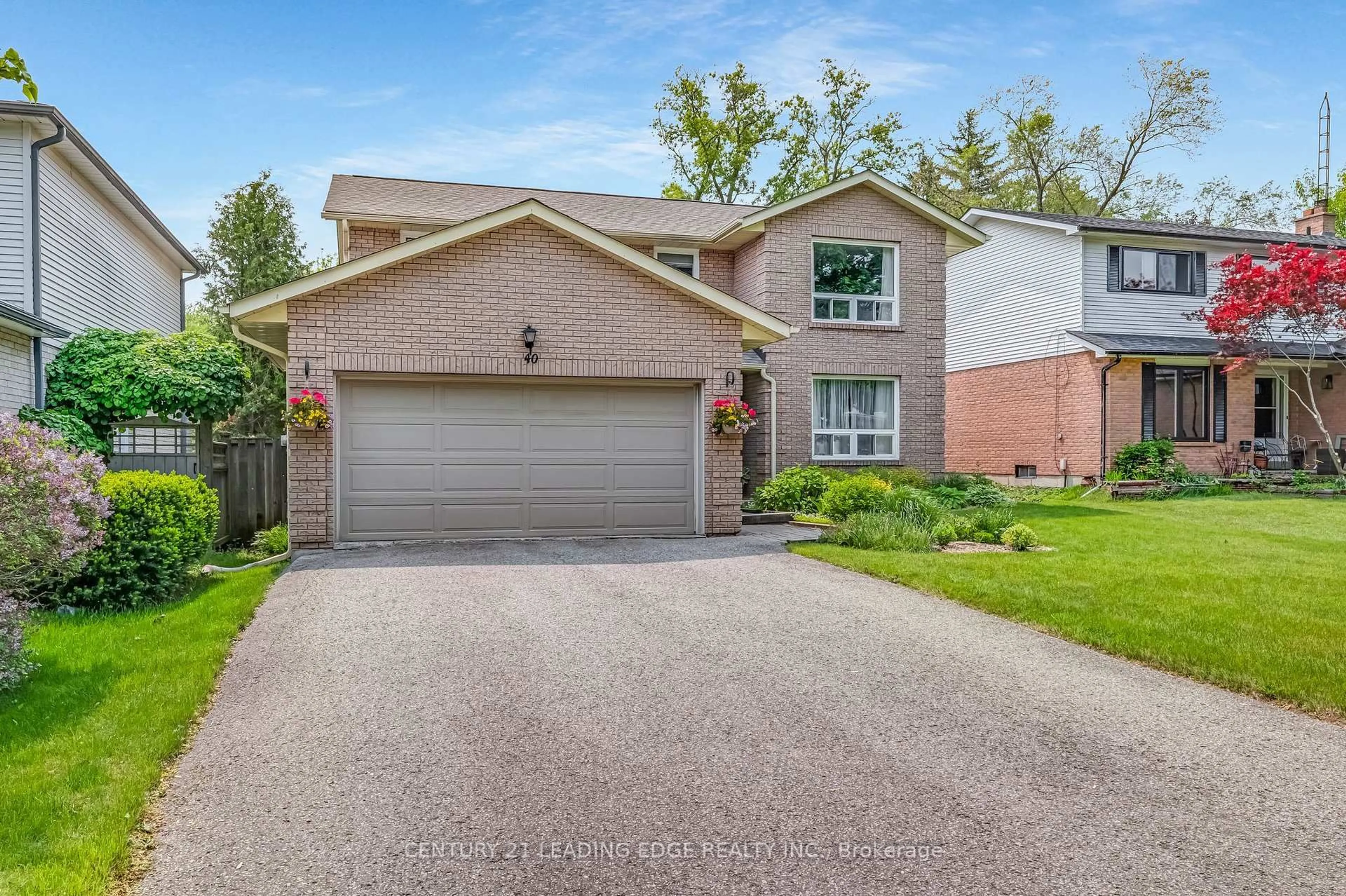 Home with brick exterior material, street for 40 Birchard Blvd, East Gwillimbury Ontario L0G 1M0