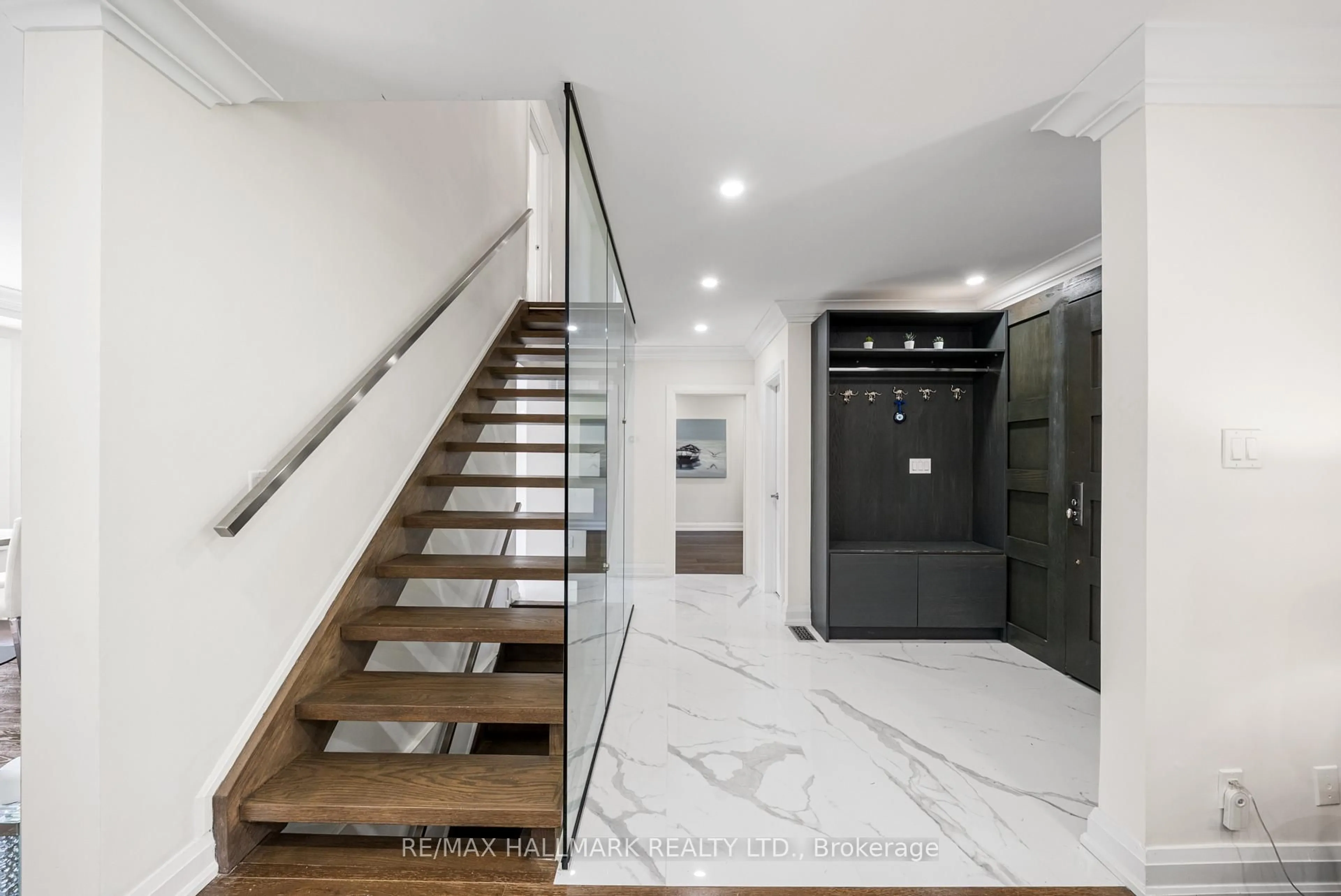 Unknown for 220 Grandview Ave, Markham Ontario L3T 1J4