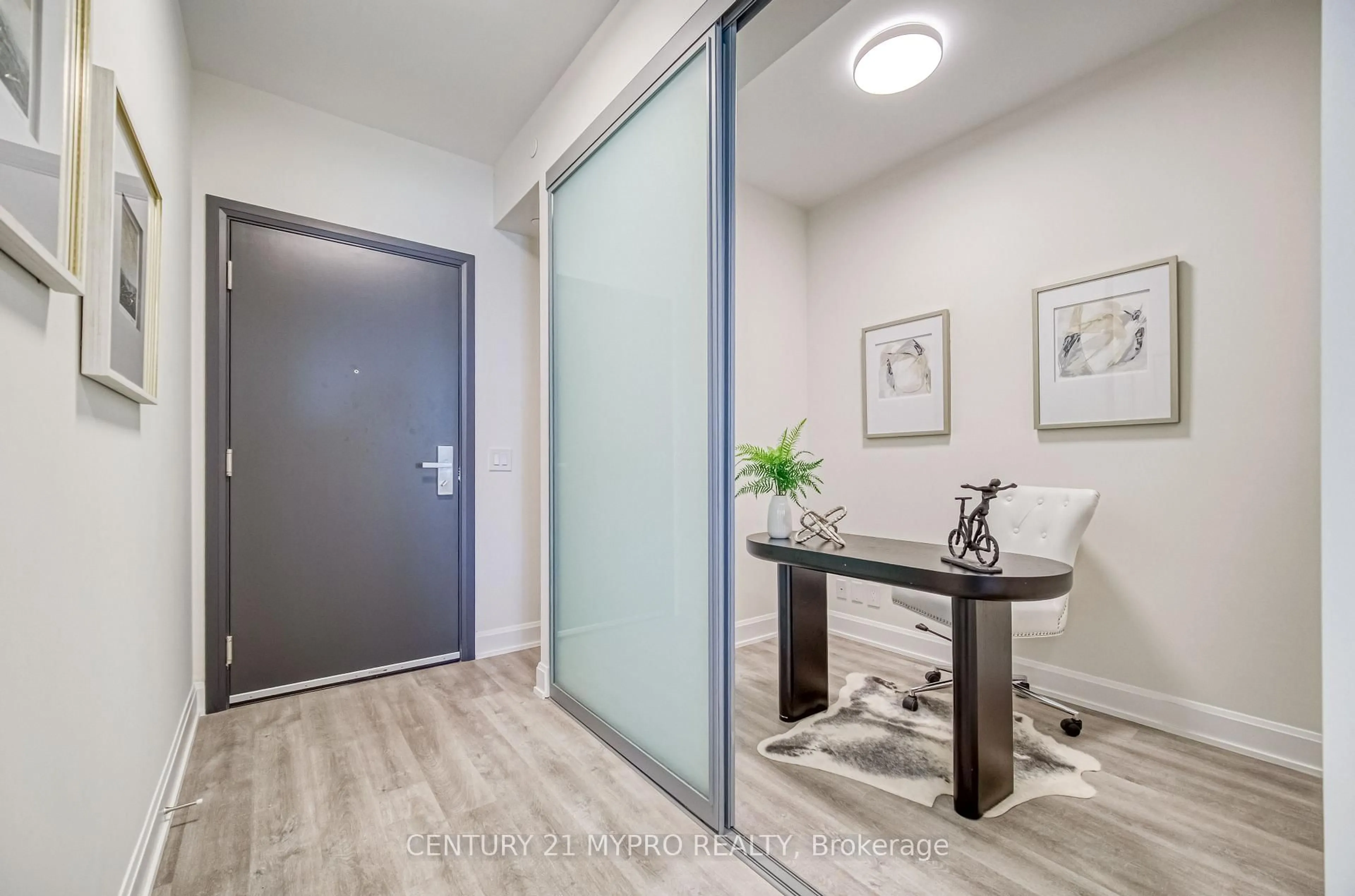 Indoor entryway for 12 Gandhi Lane #2811, Markham Ontario L3T 0G8