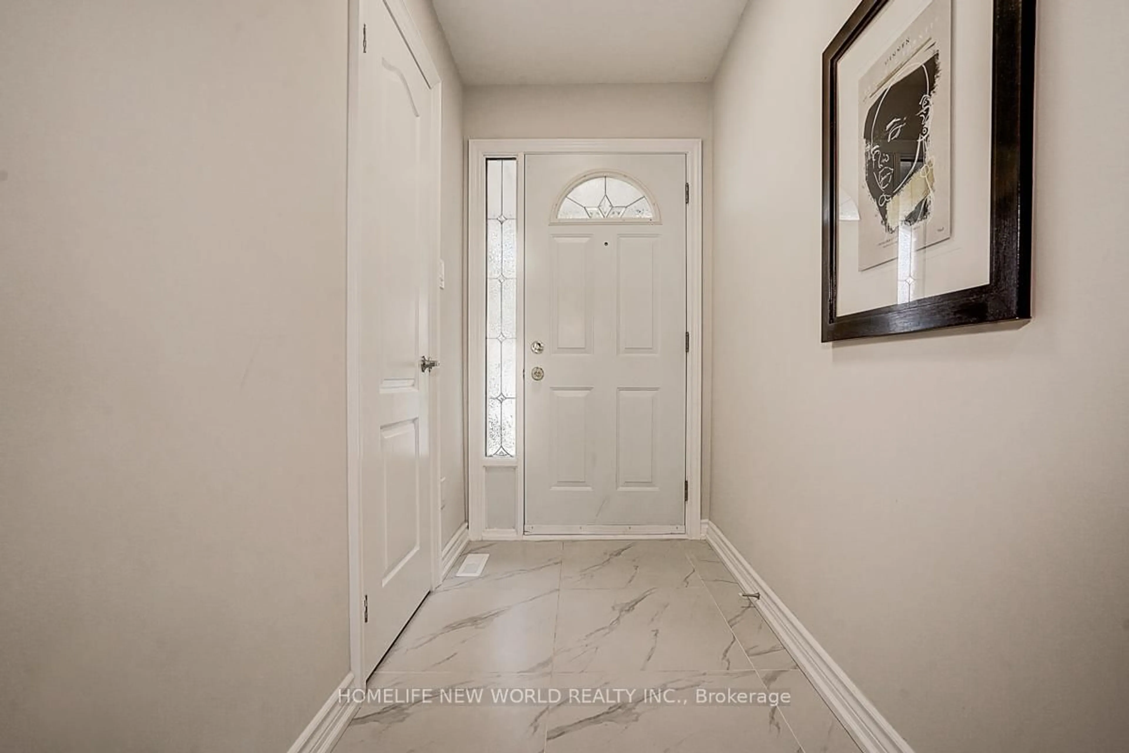 Indoor entryway for 24 Barrington Cres, Markham Ontario L3R 3H3