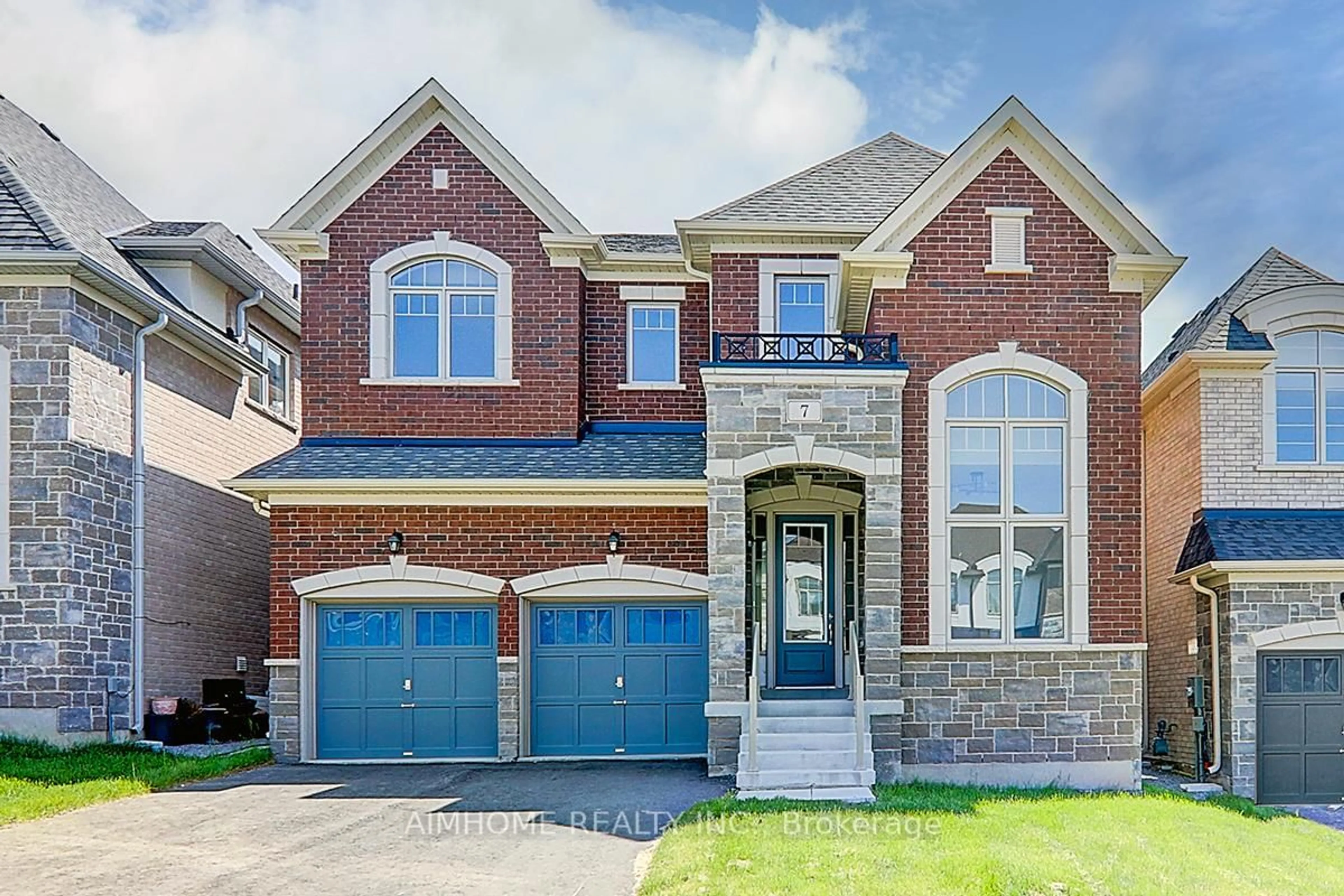 Home with brick exterior material, street for 7 Goodwin Crt, East Gwillimbury Ontario L9N 0T7