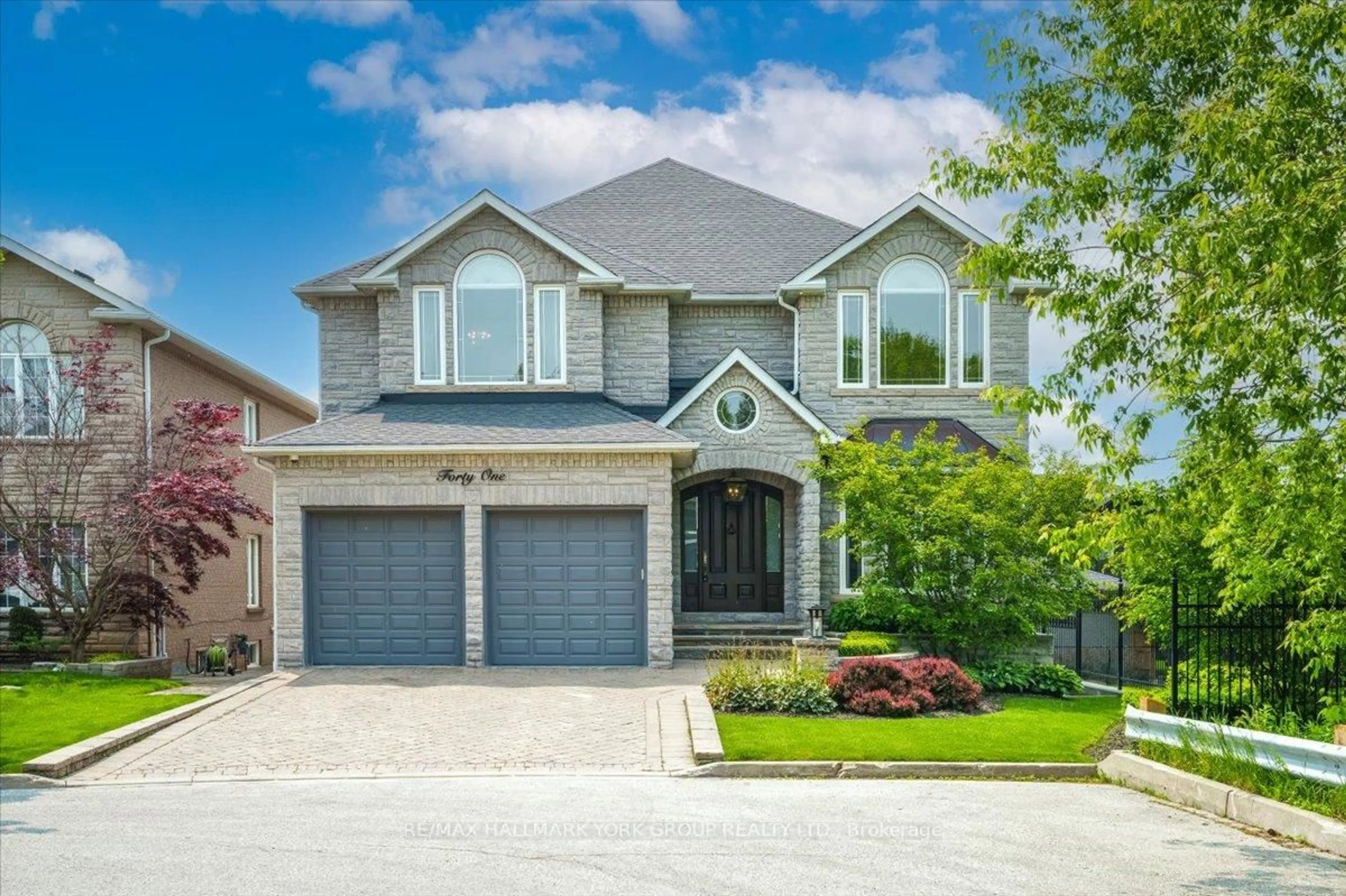 Home with brick exterior material, street for 41 Direzze Crt, Richmond Hill Ontario L4C 0C6