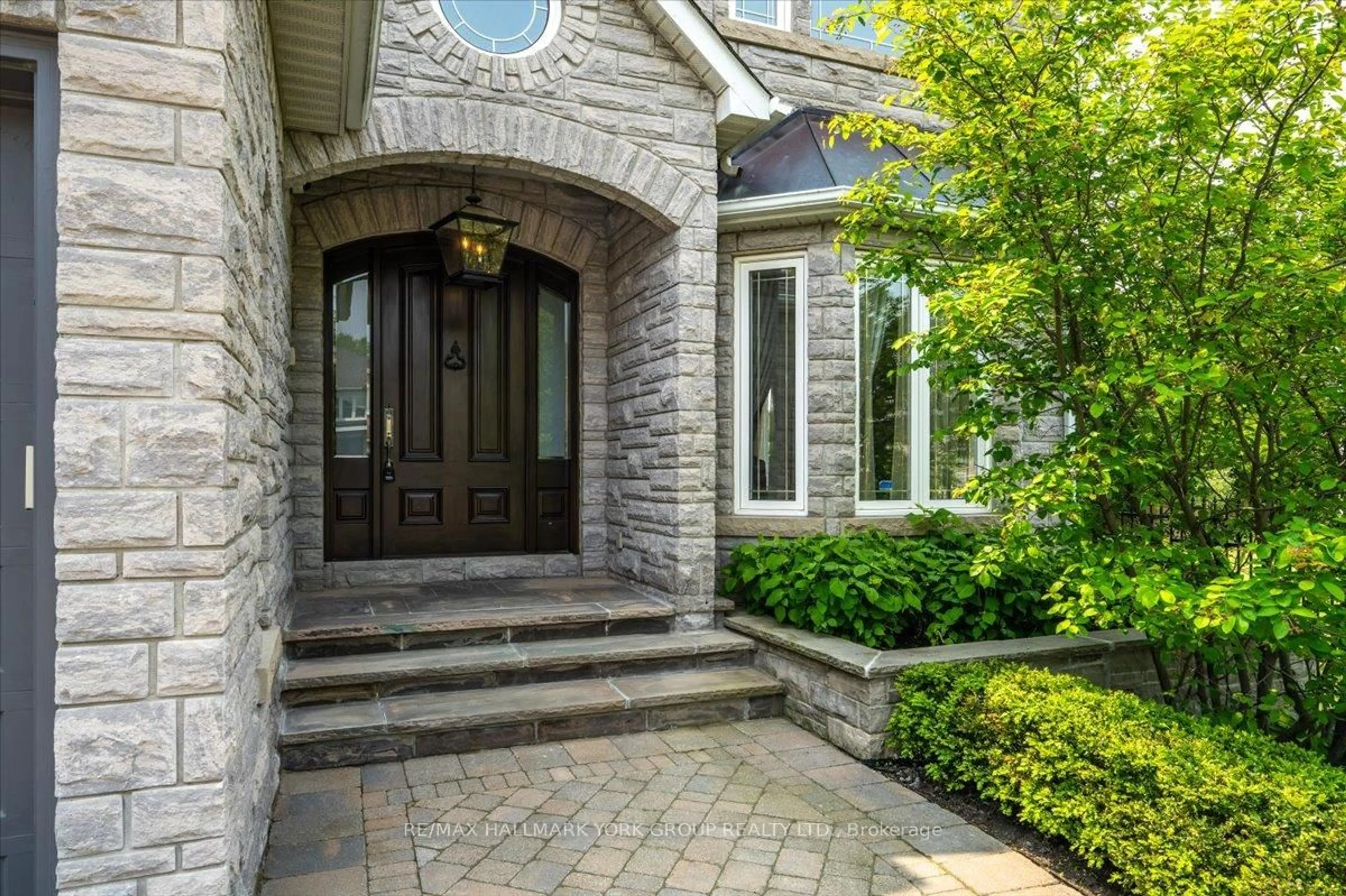 Home with brick exterior material, street for 41 Direzze Crt, Richmond Hill Ontario L4C 0C6