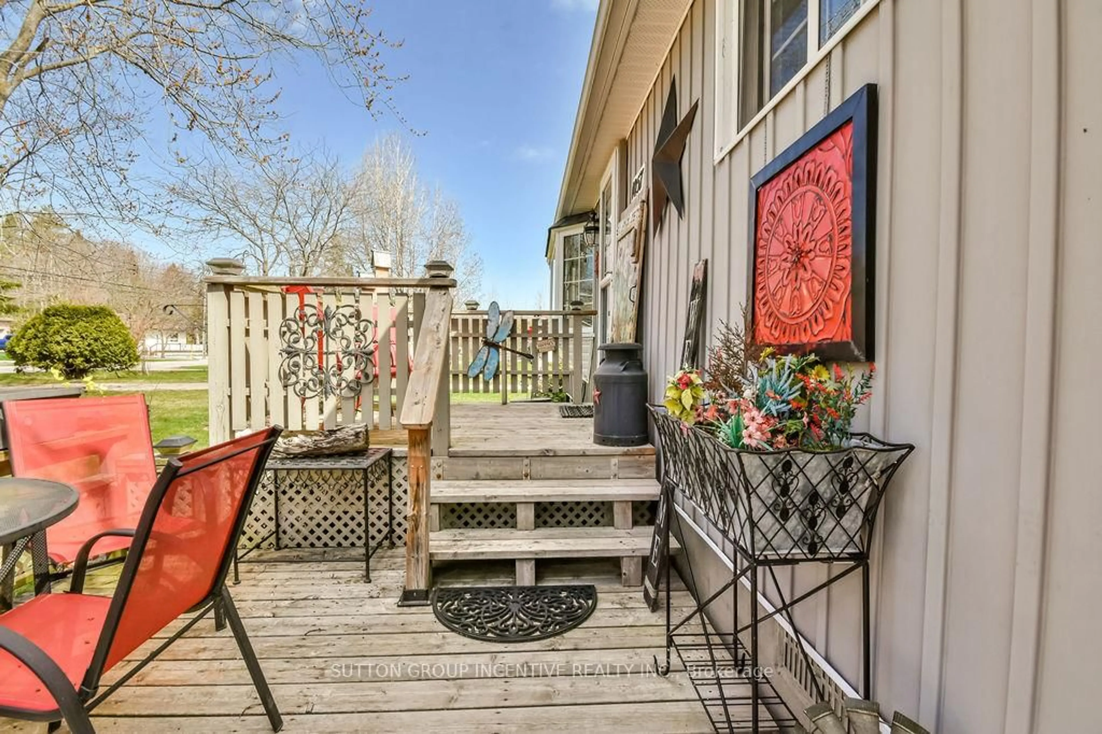 Patio, street for 1057 Ferrier Ave, Innisfil Ontario L0L 1W0