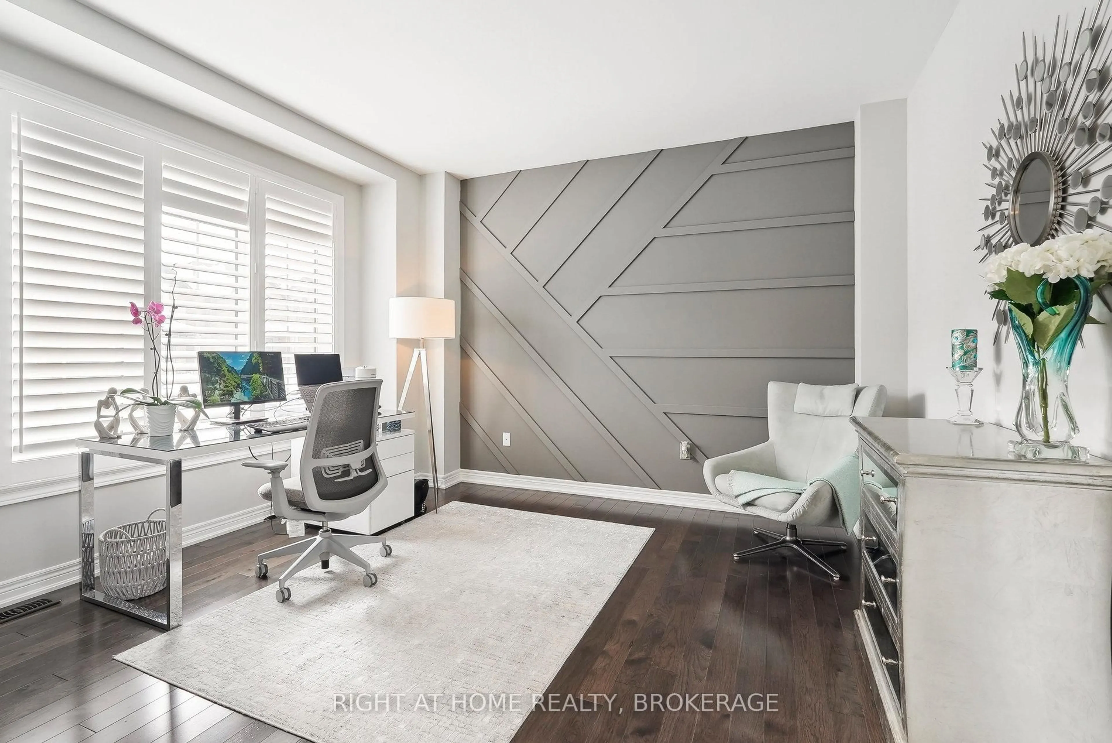 A pic of a room for 944 Larter St, Innisfil Ontario L9S 0A8