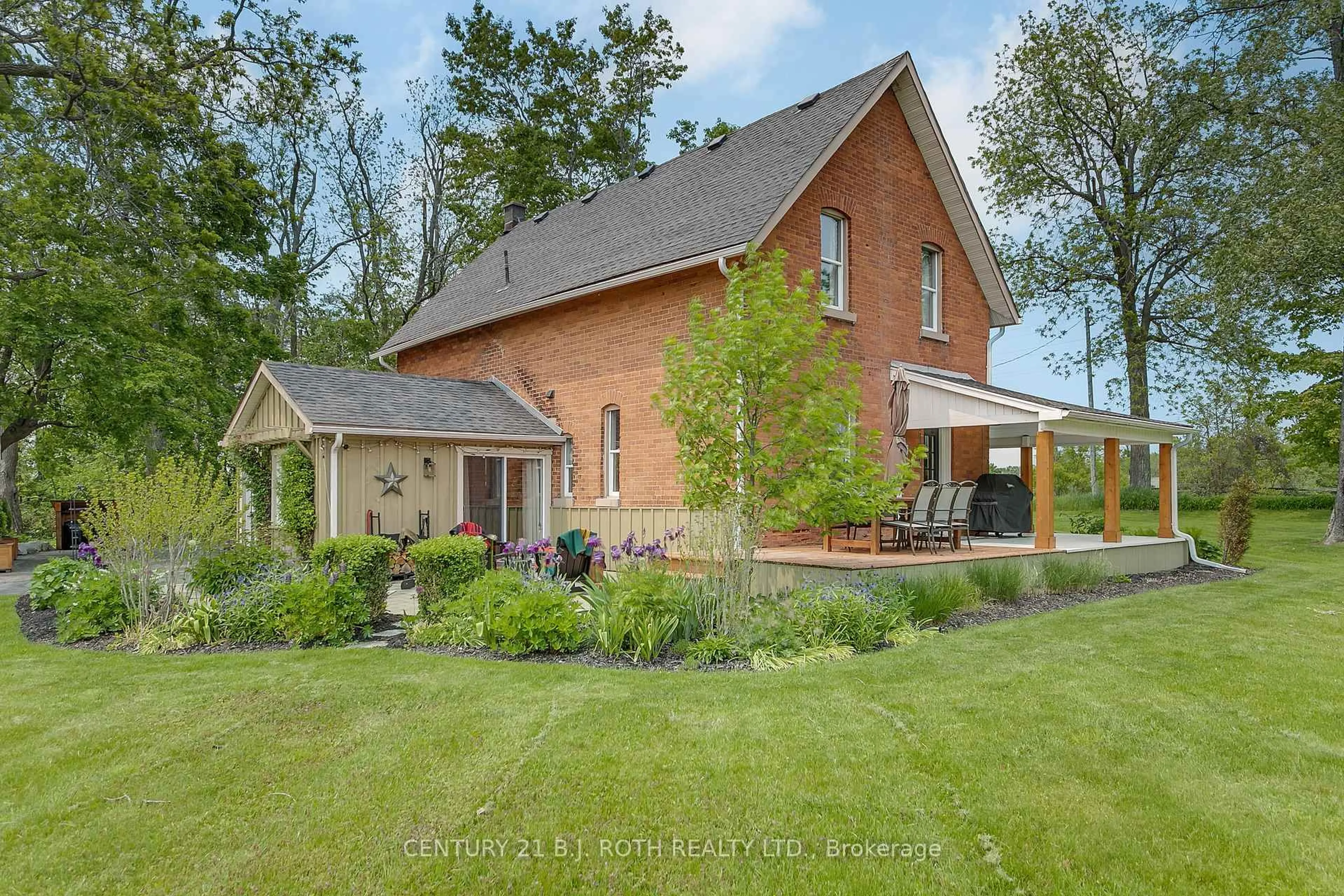 Home with brick exterior material, street for 1091 Big Bay Point Rd, Innisfil Ontario L9S 2N6